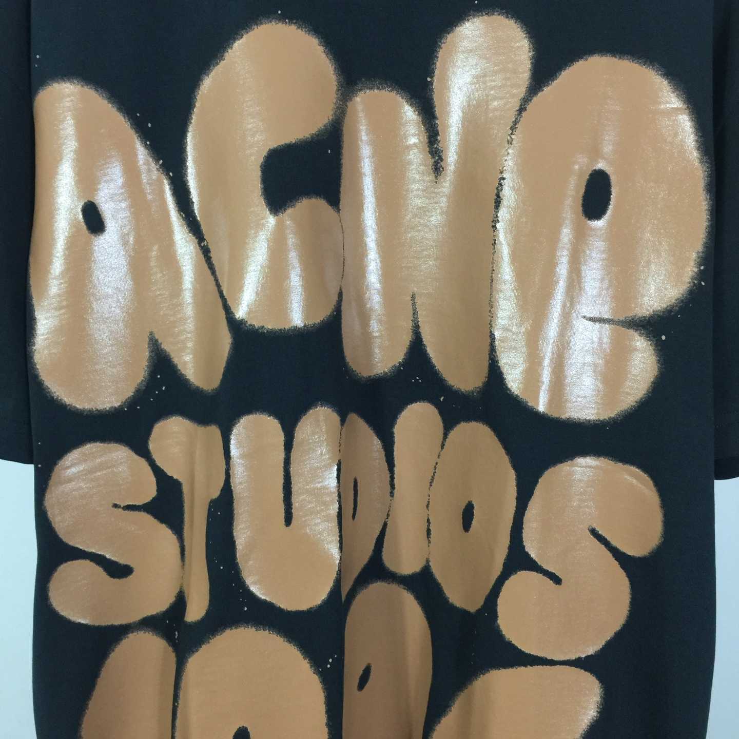 Acne Studios  T-shirt logo - Relaxed unisex fit - Black - FashionPlug