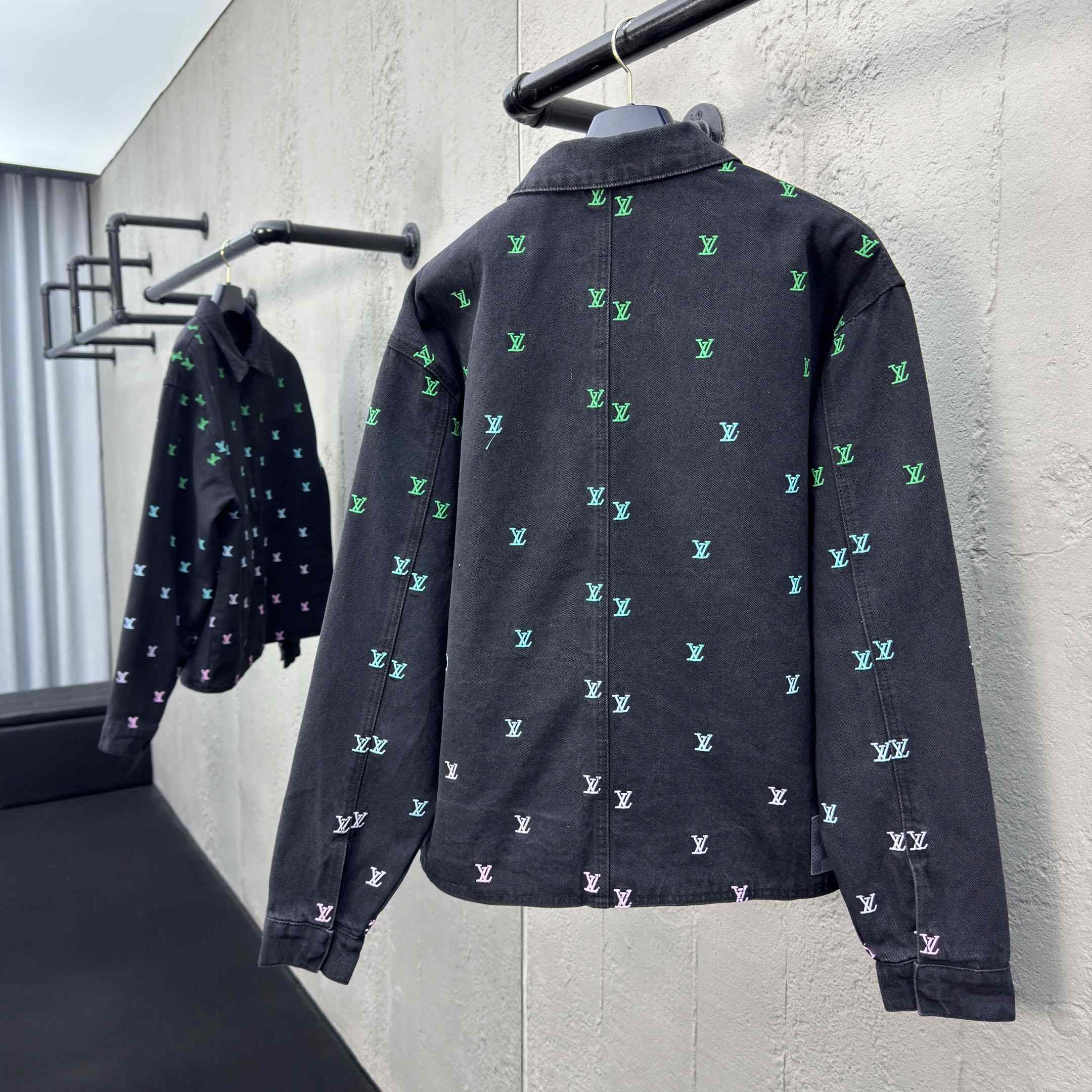 Louis Vuitton LV Blason Gradient Embroidered Denim Coach Jacket   1AGTEB - FashionPlug