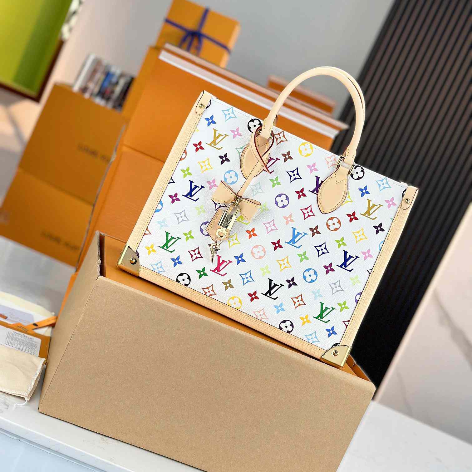 Louis Vuitton LV x TM OnTheGo MM   M13079 - FashionPlug