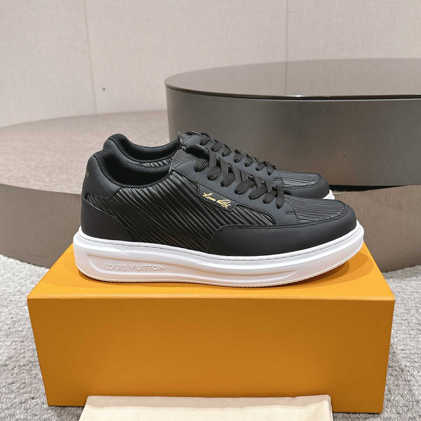 Louis Vuitton Beverly Hills Sneaker   1AD9U4 - FashionPlug