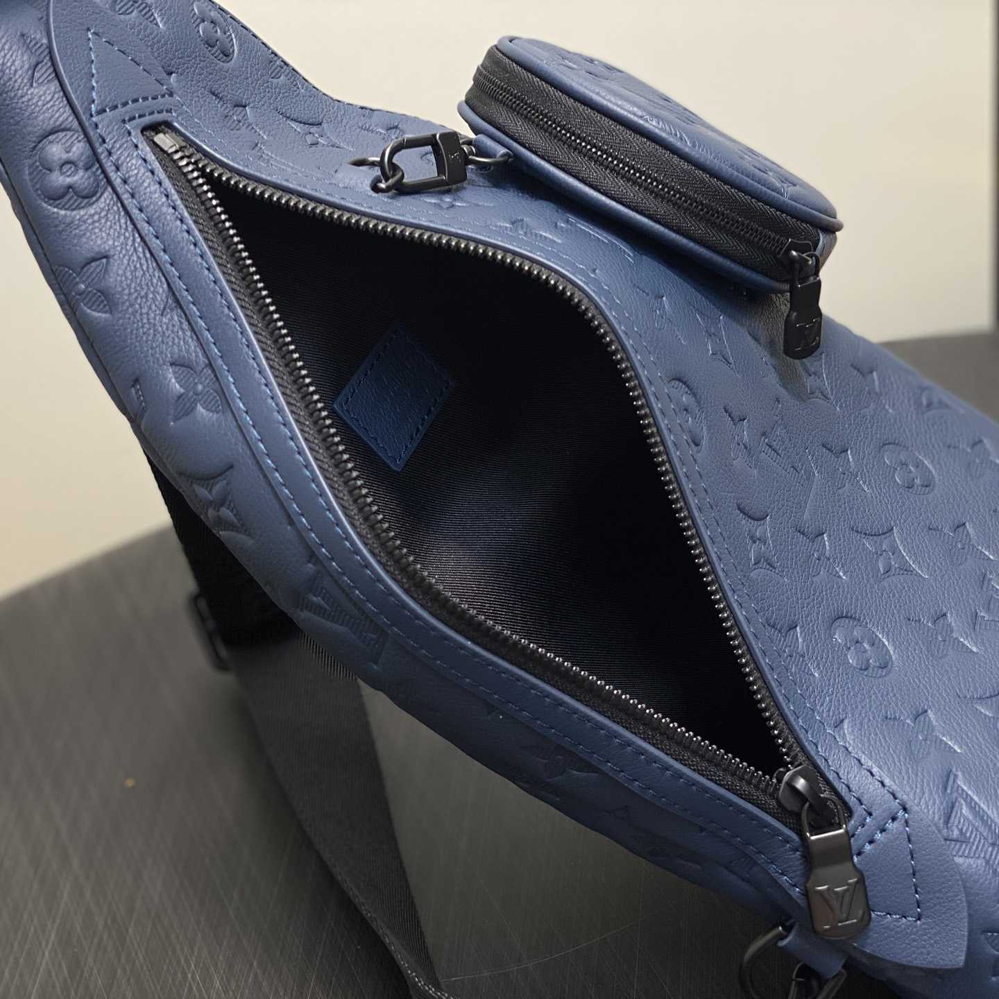 Louis Vuitton Duo Slingbag   M24467 - FashionPlug