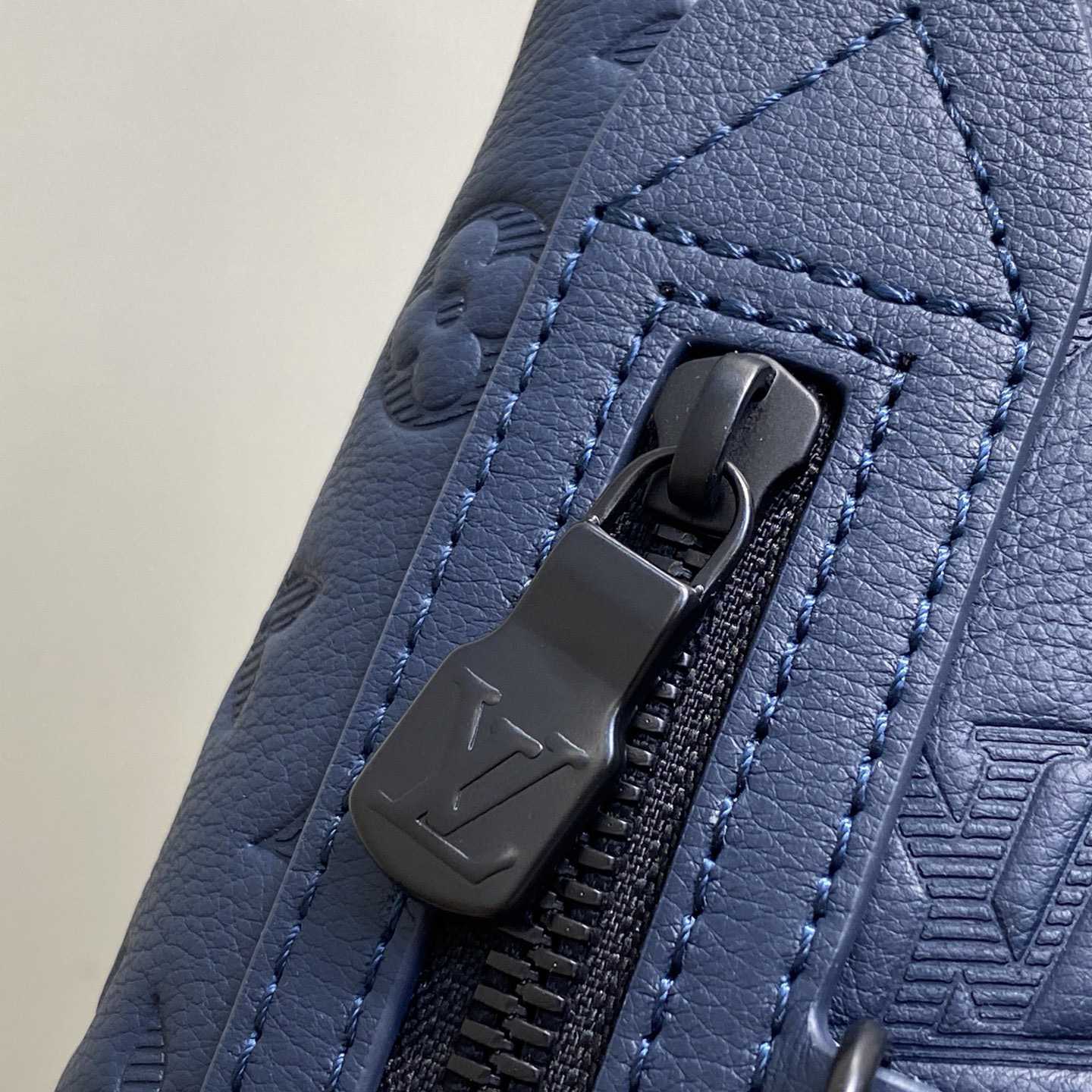 Louis Vuitton Duo Slingbag   M24467 - FashionPlug