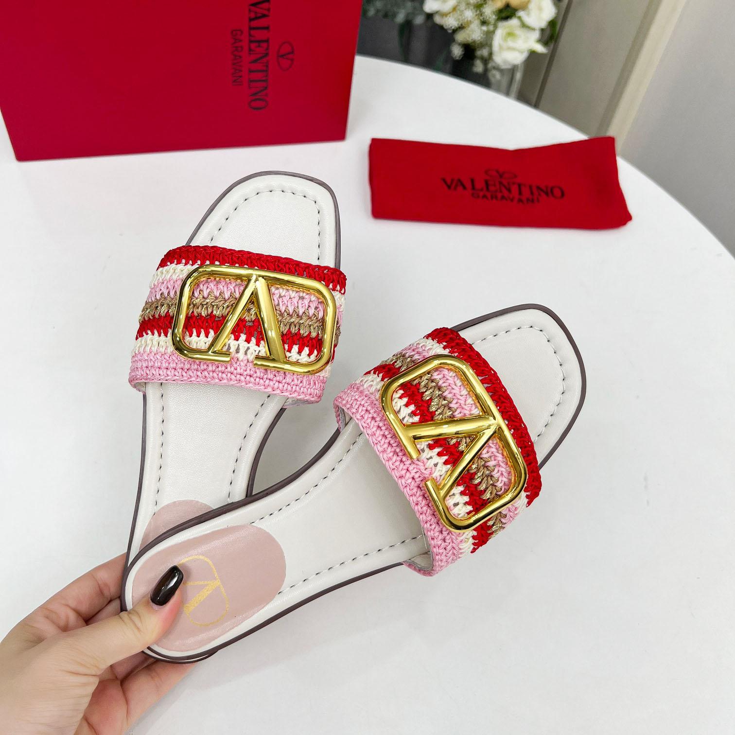 Valent Women's Pink Flat Sandals - FashionPlug