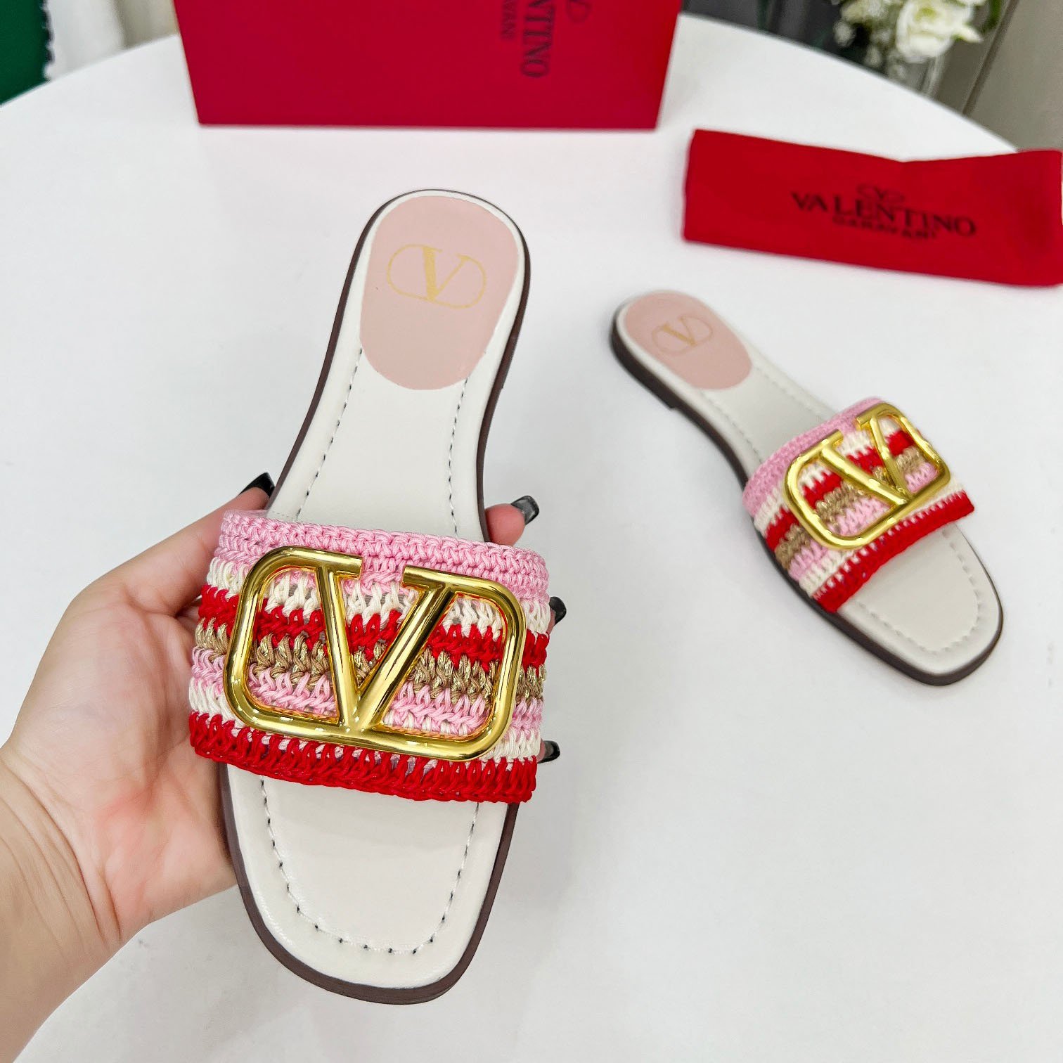 Valent Women's Pink Flat Sandals - FashionPlug