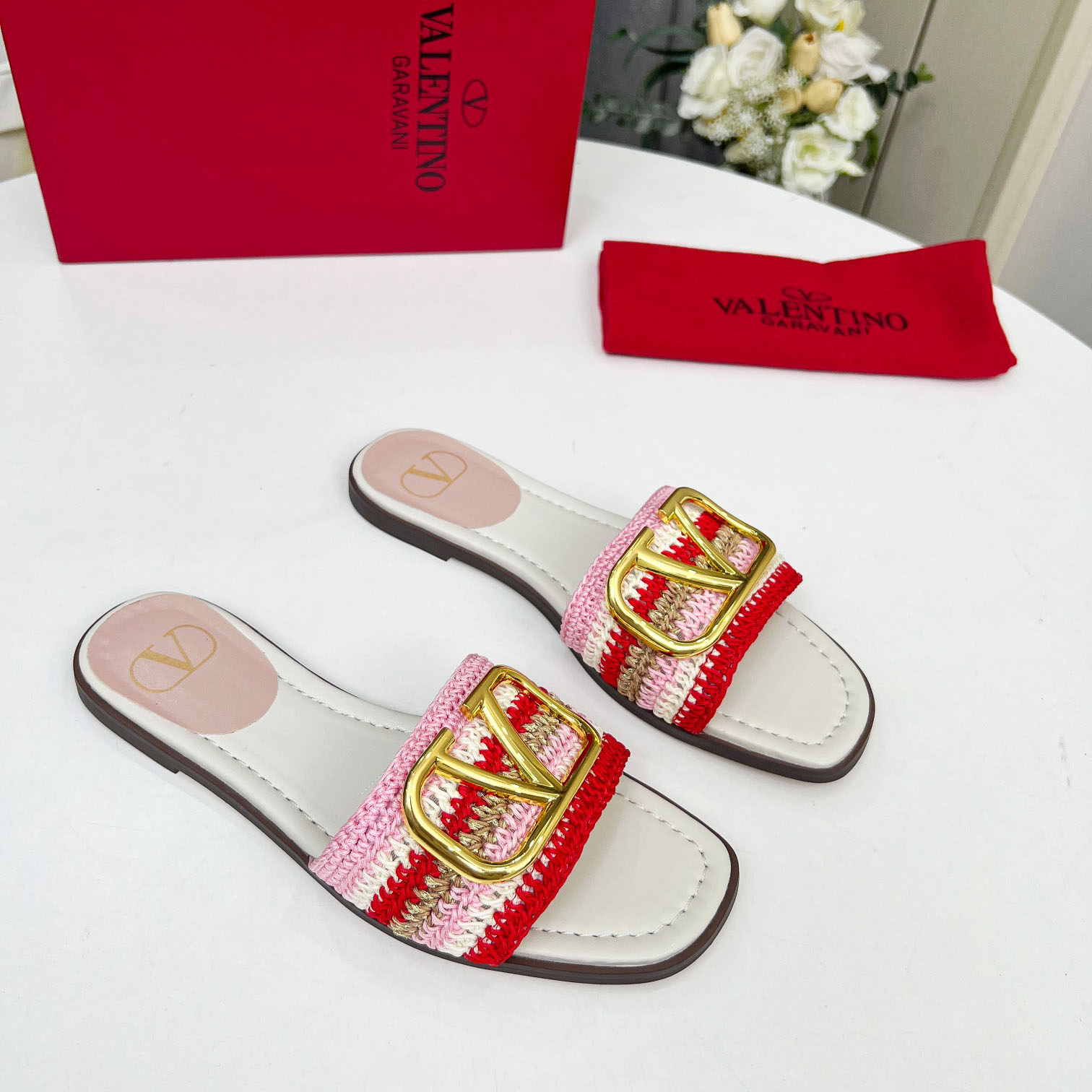 Valent Women's Pink Flat Sandals - FashionPlug