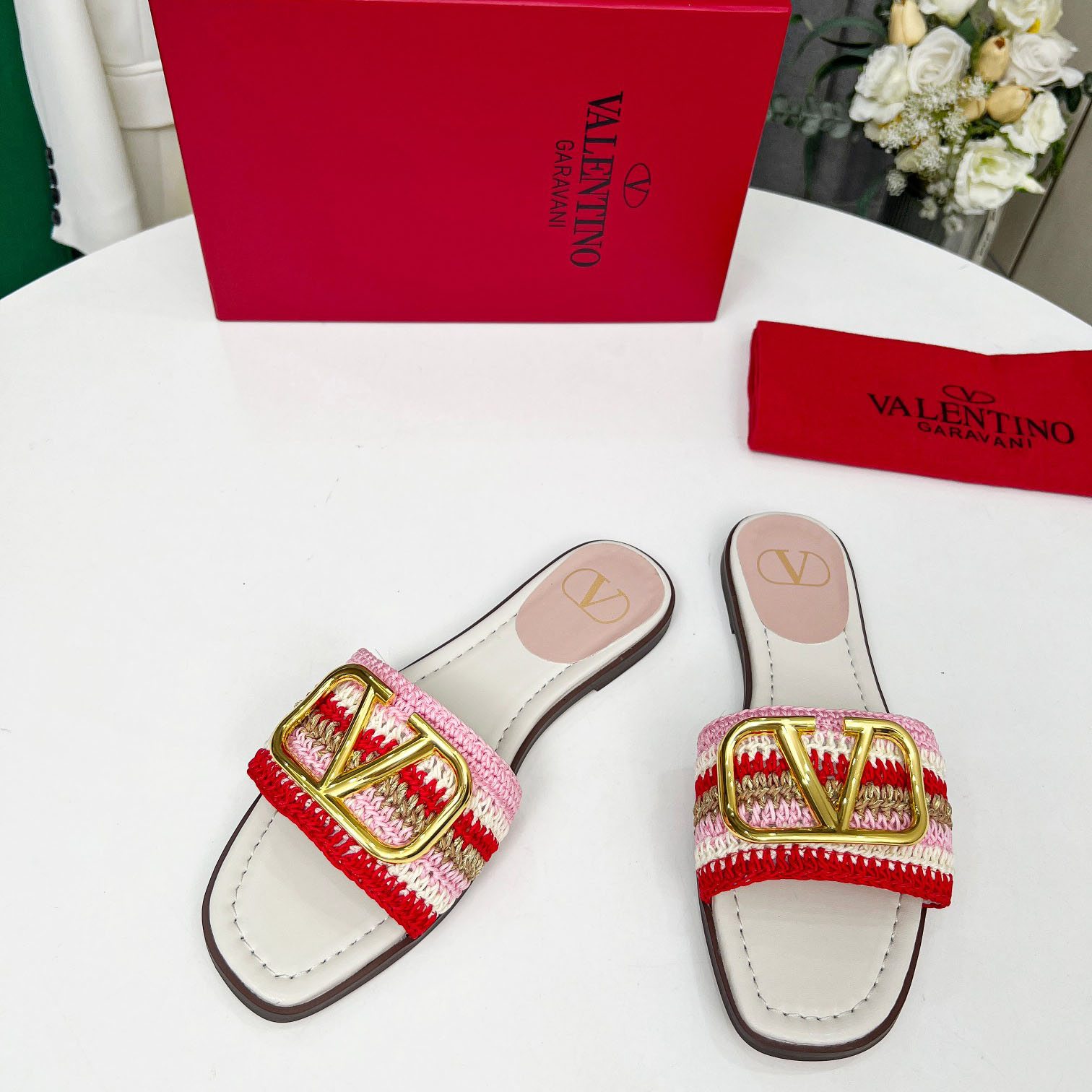 Valent Women's Pink Flat Sandals - FashionPlug