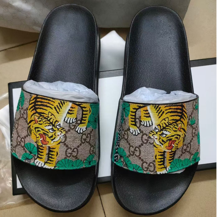 Gucci Men's Slide Sandal - FashionPlug
