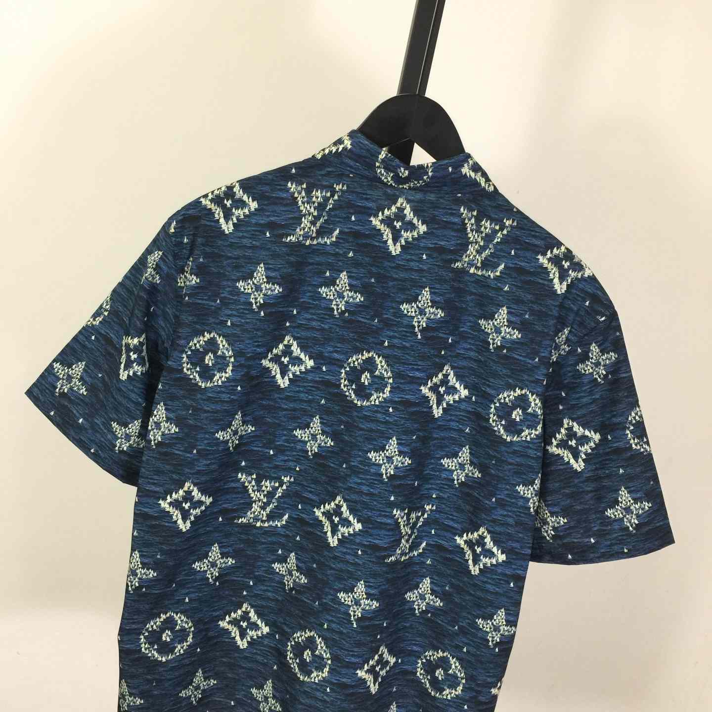 Louis Vuitton Printed Monogram Short-Sleeved Shirt   1AHVU4 - FashionPlug
