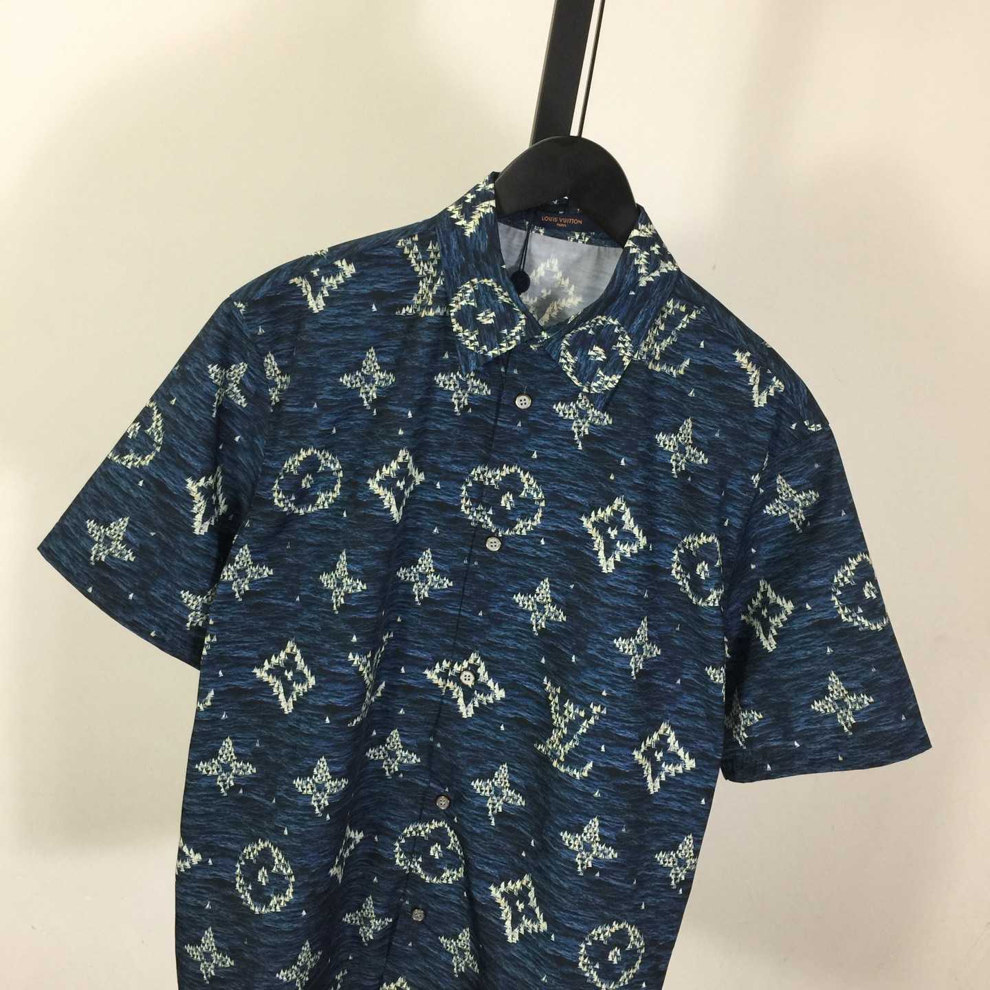 Louis Vuitton Printed Monogram Short-Sleeved Shirt   1AHVU4 - FashionPlug