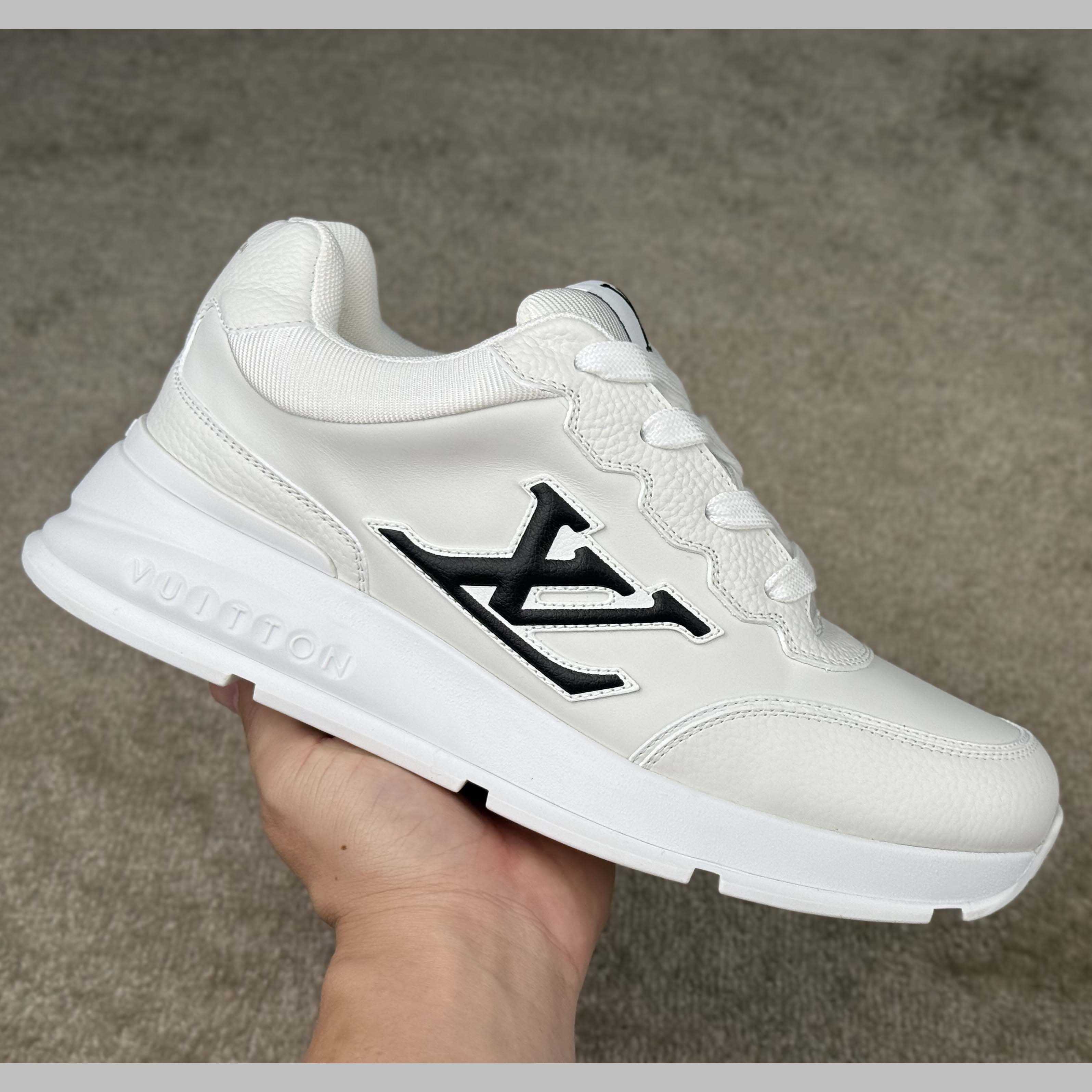 Louis Vuitton LV Classic Sneaker   1AHSTN - FashionPlug