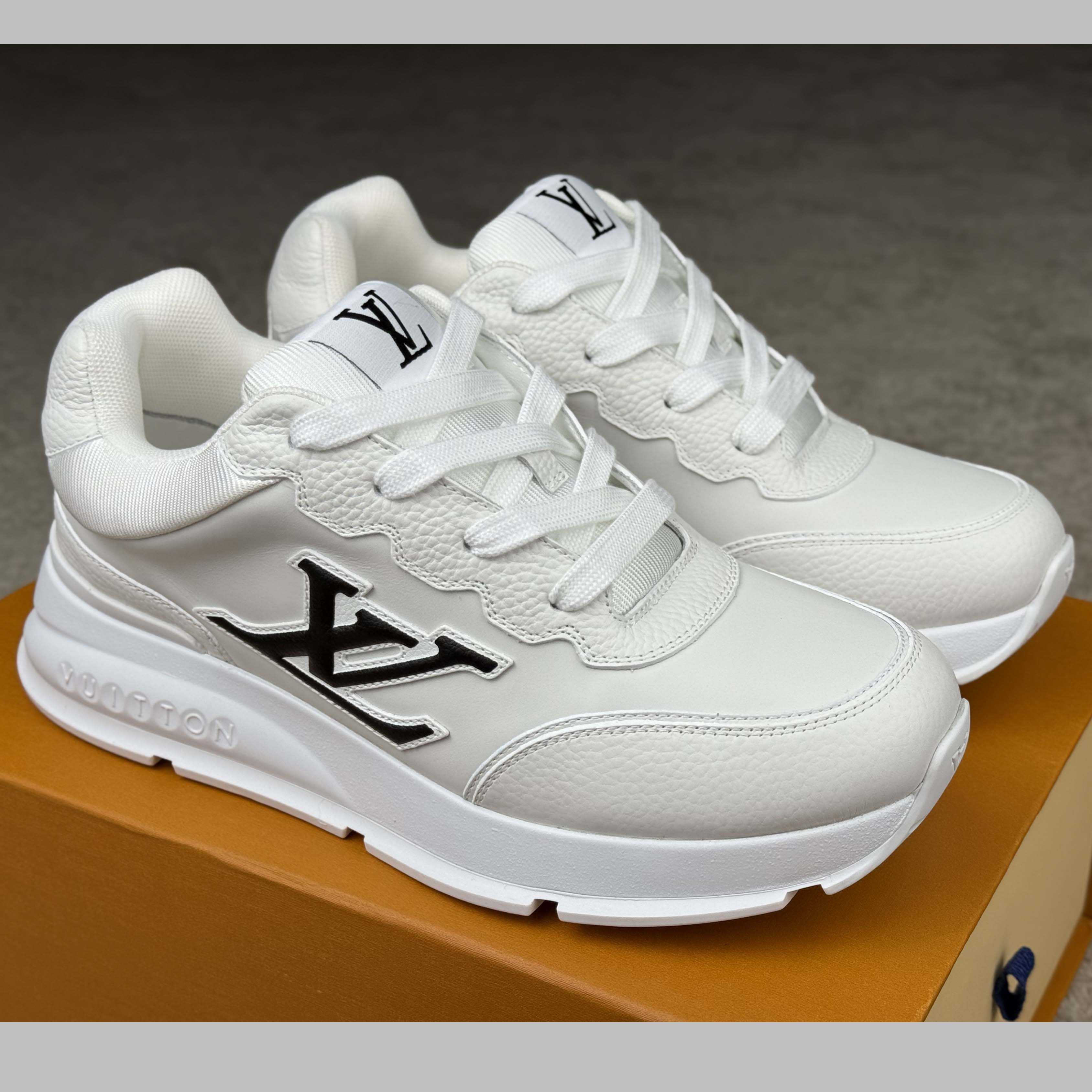Louis Vuitton LV Classic Sneaker   1AHSTN - FashionPlug