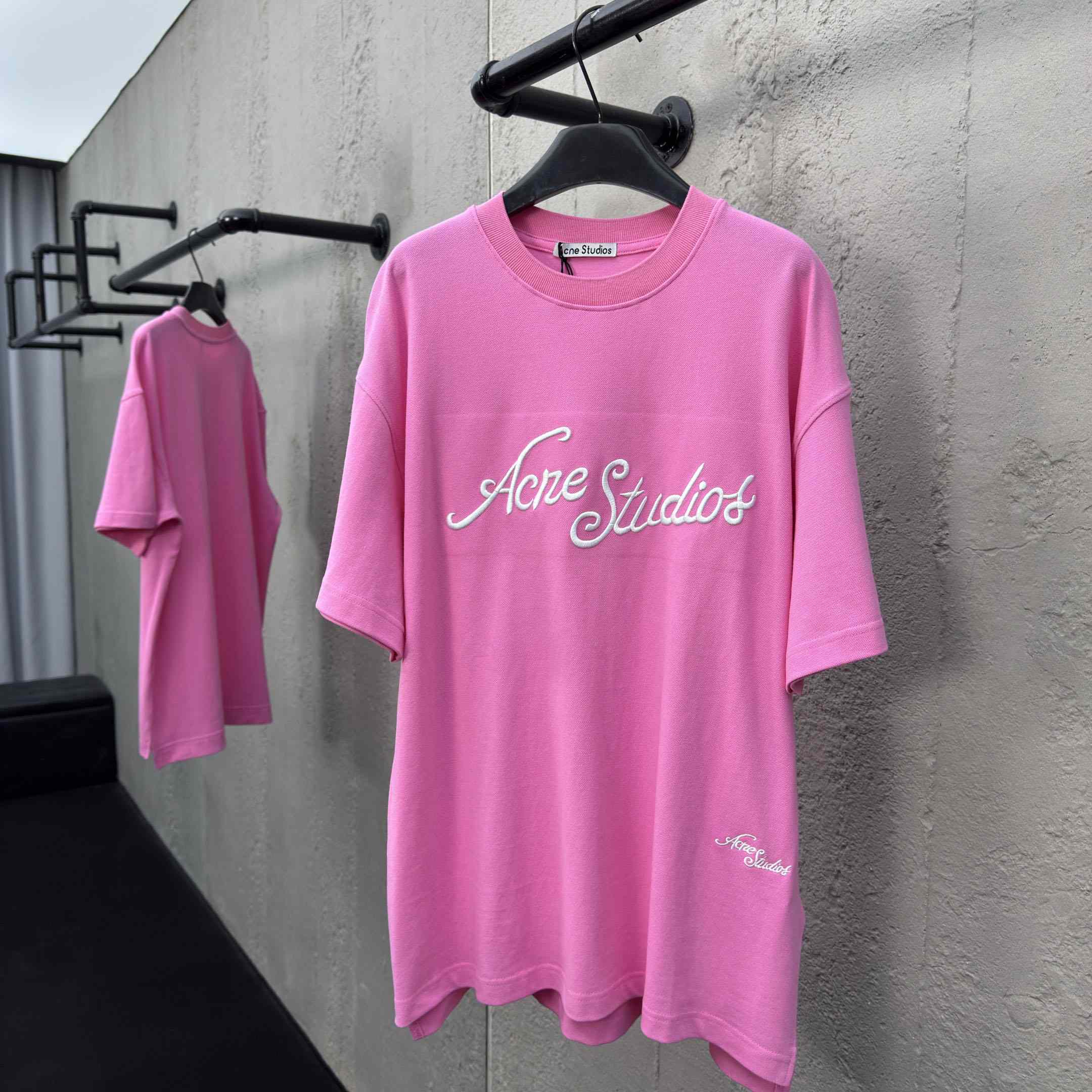 Acne Studios Logo T-shirt - Relaxed Fit - FashionPlug
