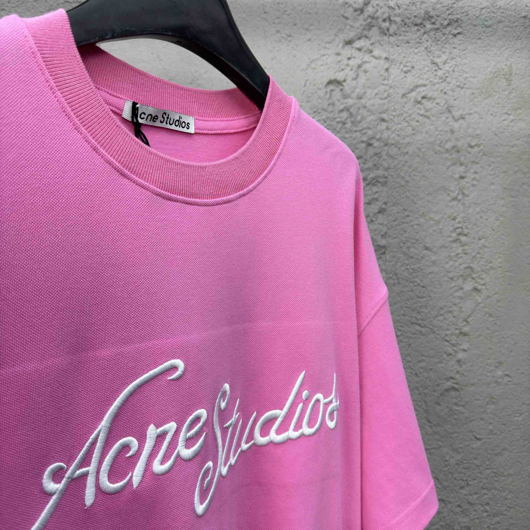 Acne Studios Logo T-shirt - Relaxed Fit - FashionPlug