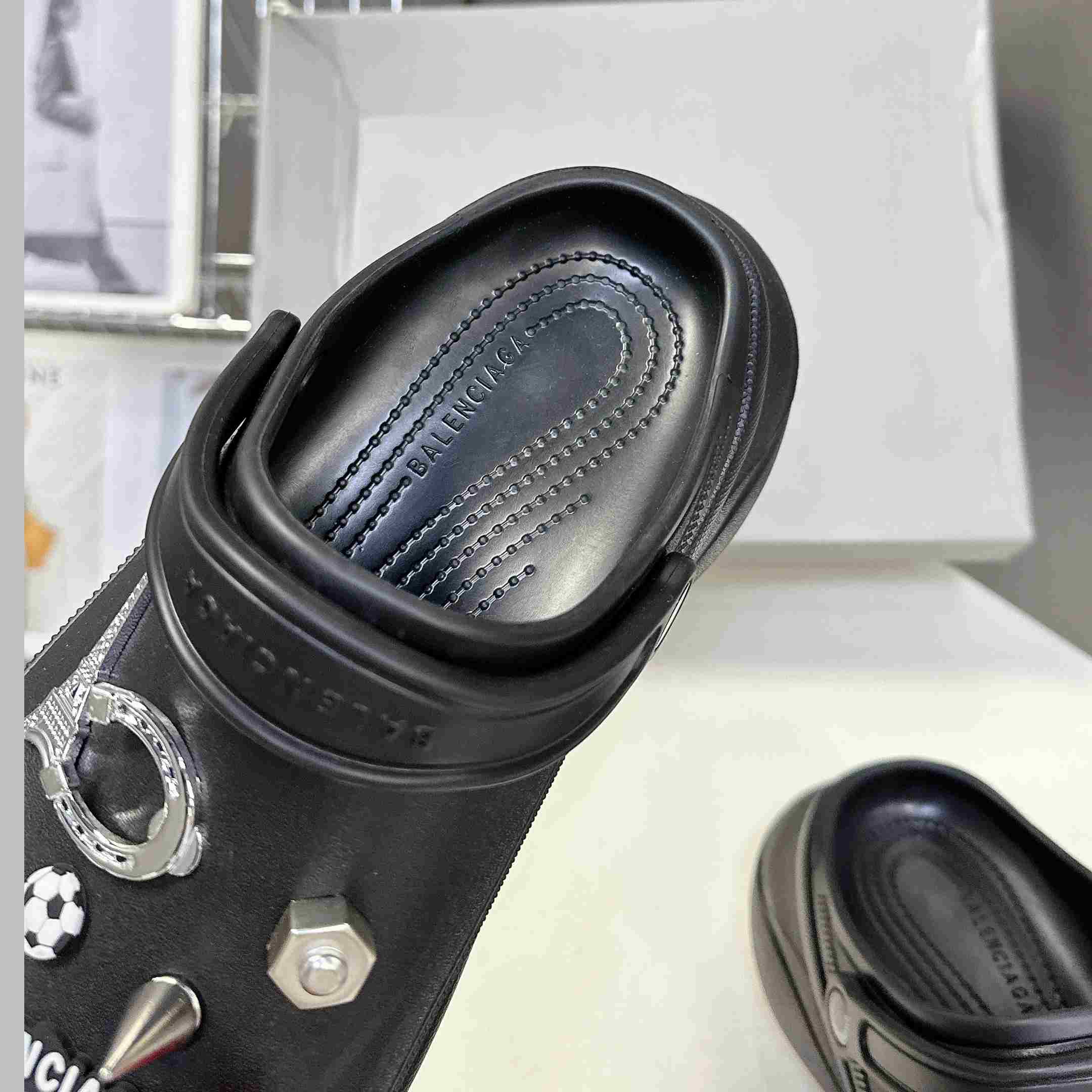 Balenciaga Crocs™ Mule In Black - FashionPlug