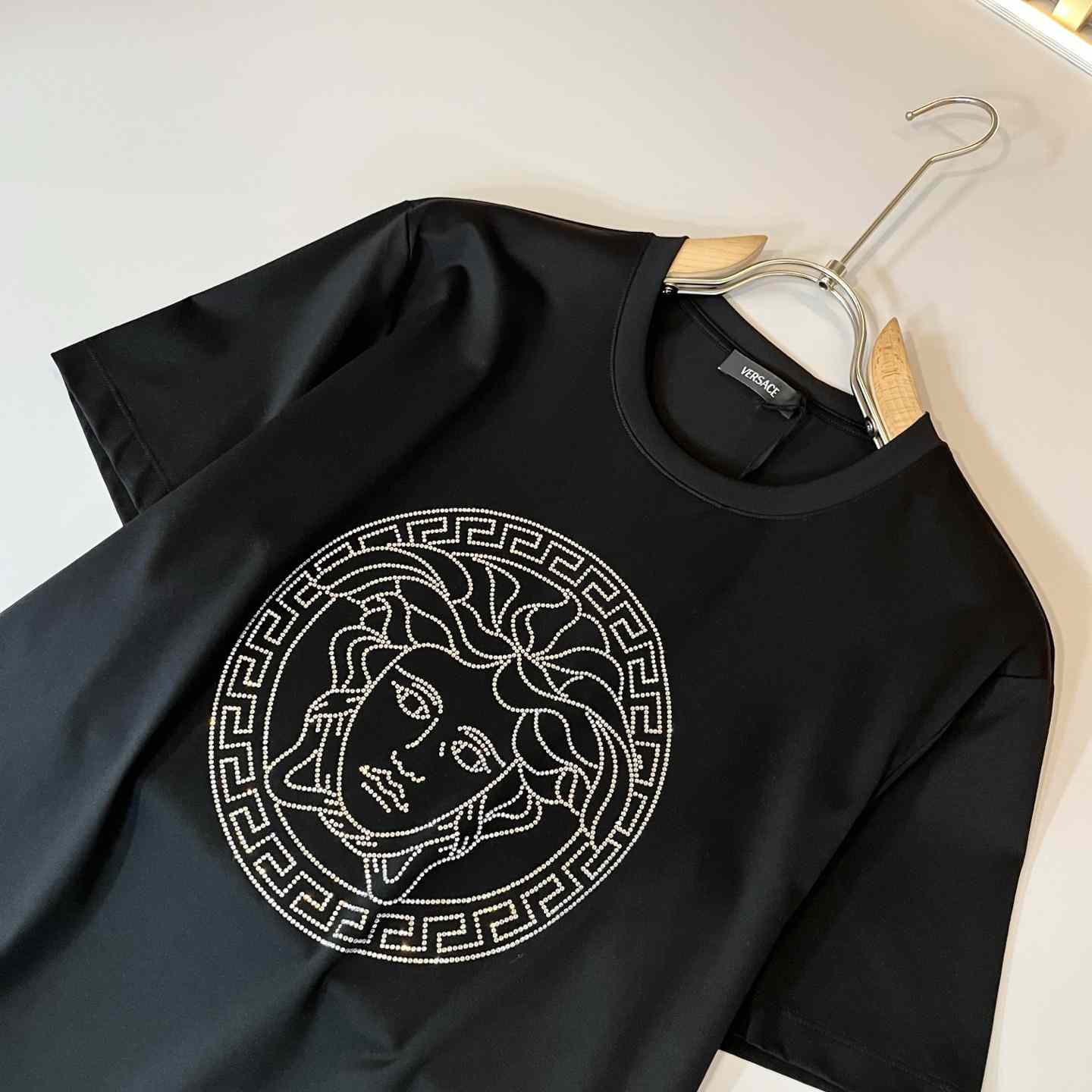 Versace Medusa T-shirt - FashionPlug