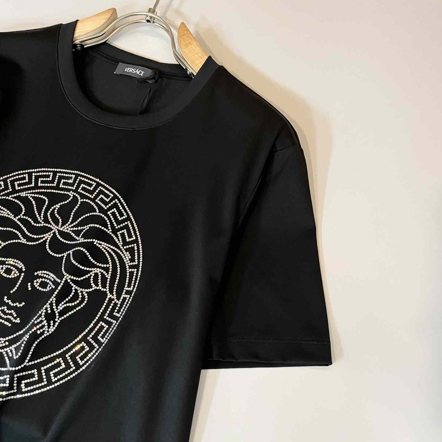 Versace Medusa T-shirt - FashionPlug