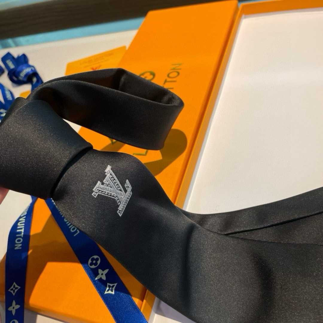 Louis Vuitton Tie - FashionPlug
