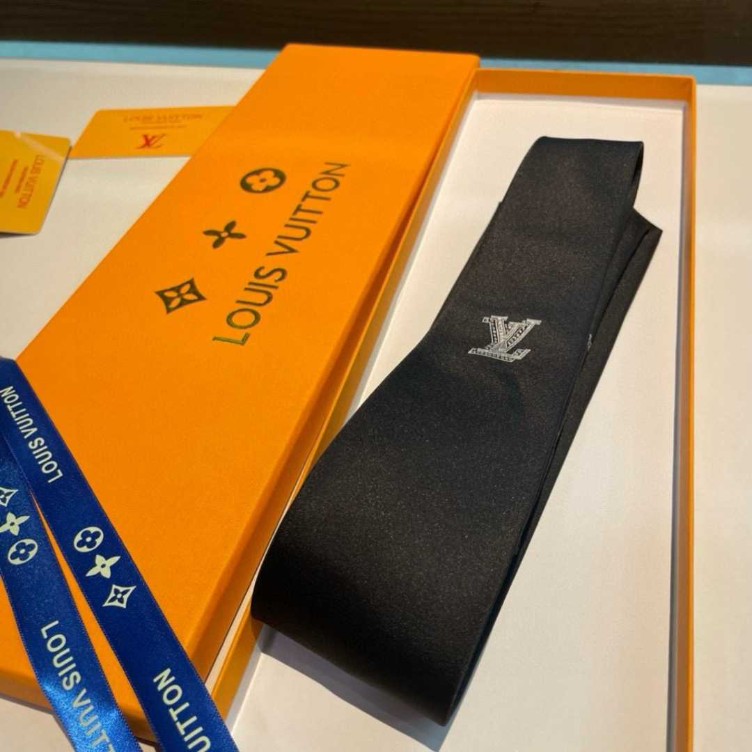 Louis Vuitton Tie - FashionPlug