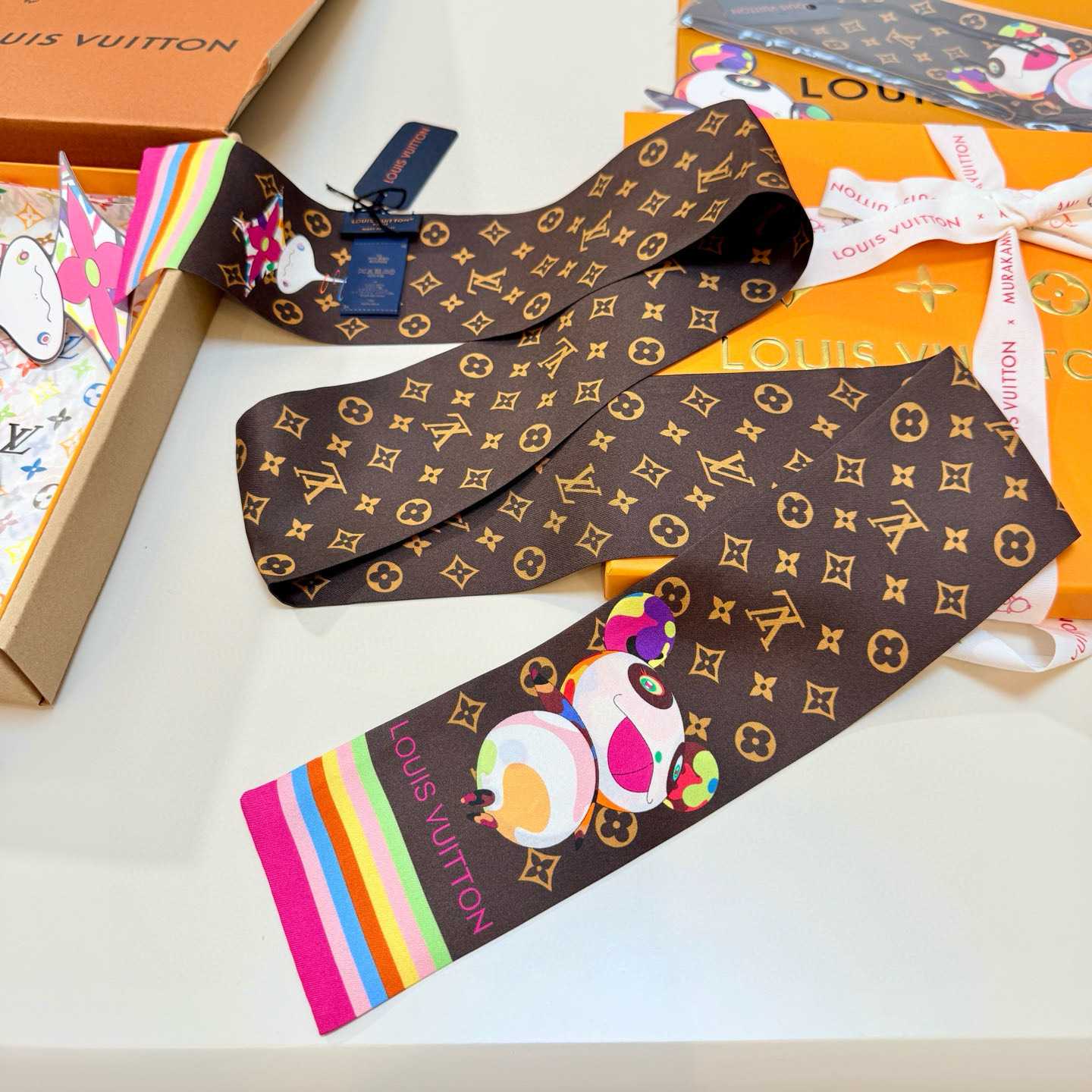 Louis Vuitton LV x TM Superflat Character Bandeau   M96083 - FashionPlug