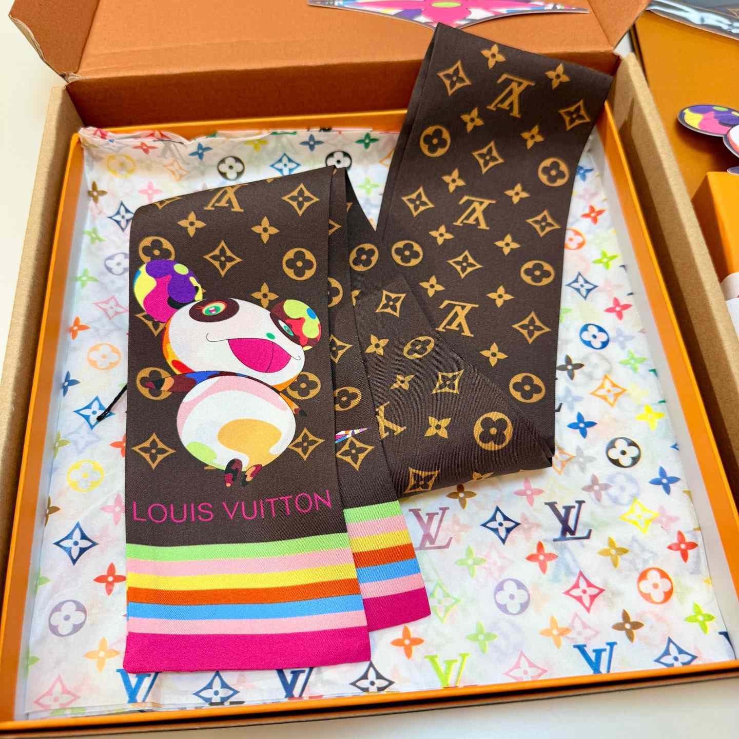 Louis Vuitton LV x TM Superflat Character Bandeau   M96083 - FashionPlug