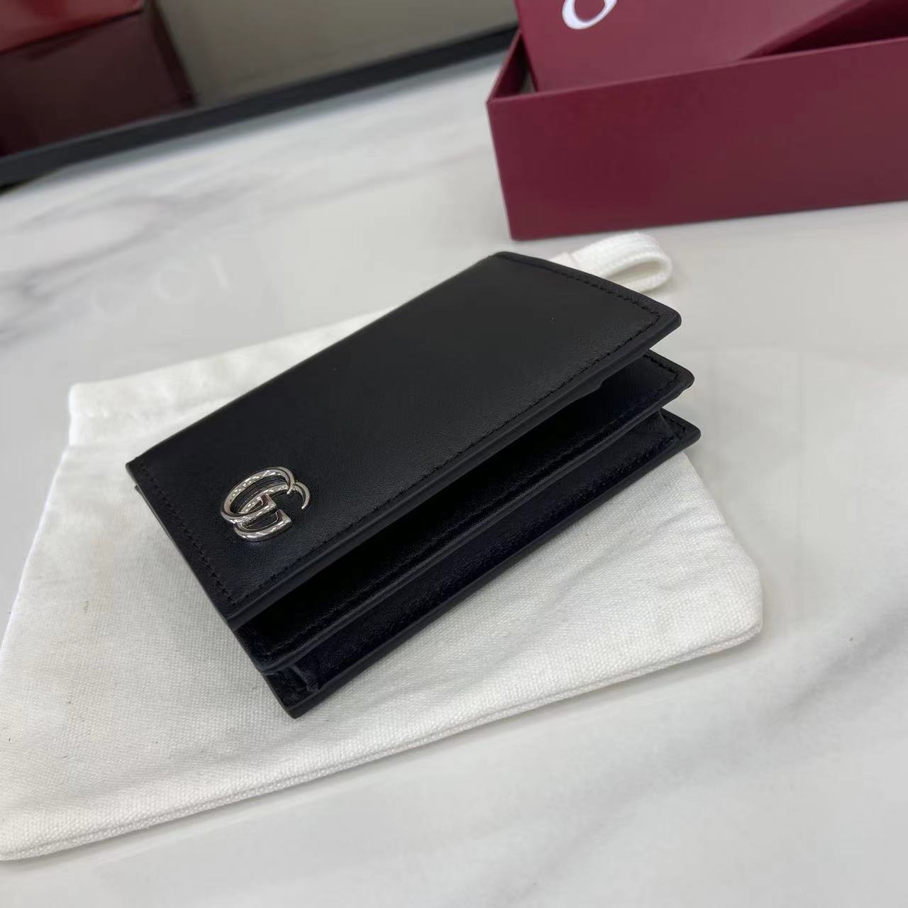 Gucci GG Marmont Bi-fold Card Case - FashionPlug