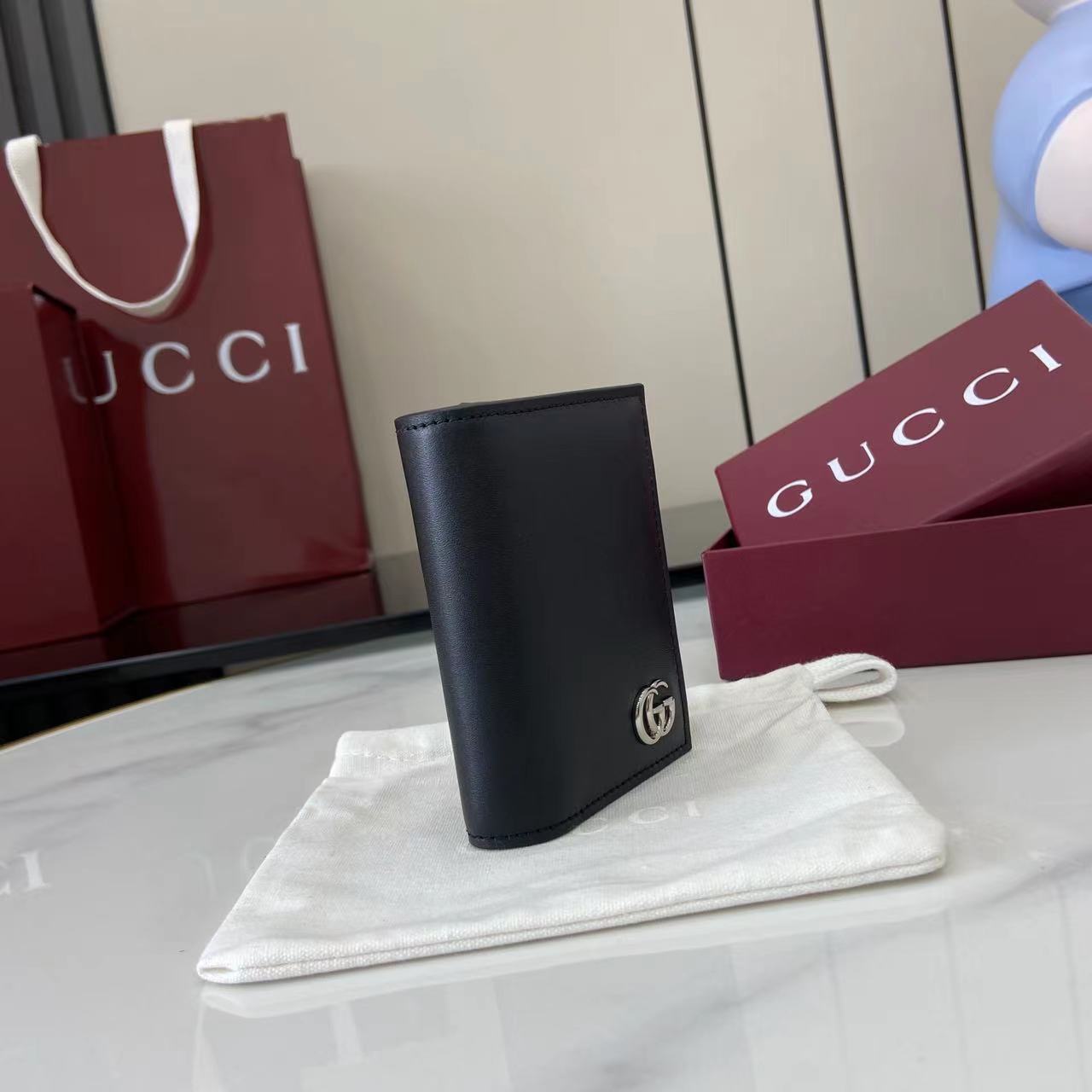 Gucci GG Marmont Bi-fold Card Case - FashionPlug