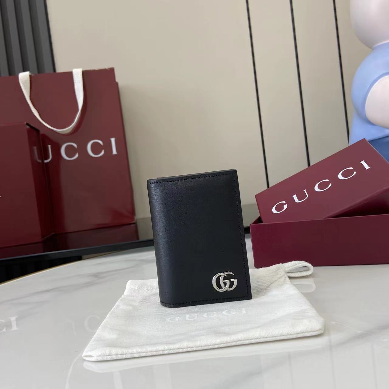 Gucci GG Marmont Bi-fold Card Case - FashionPlug