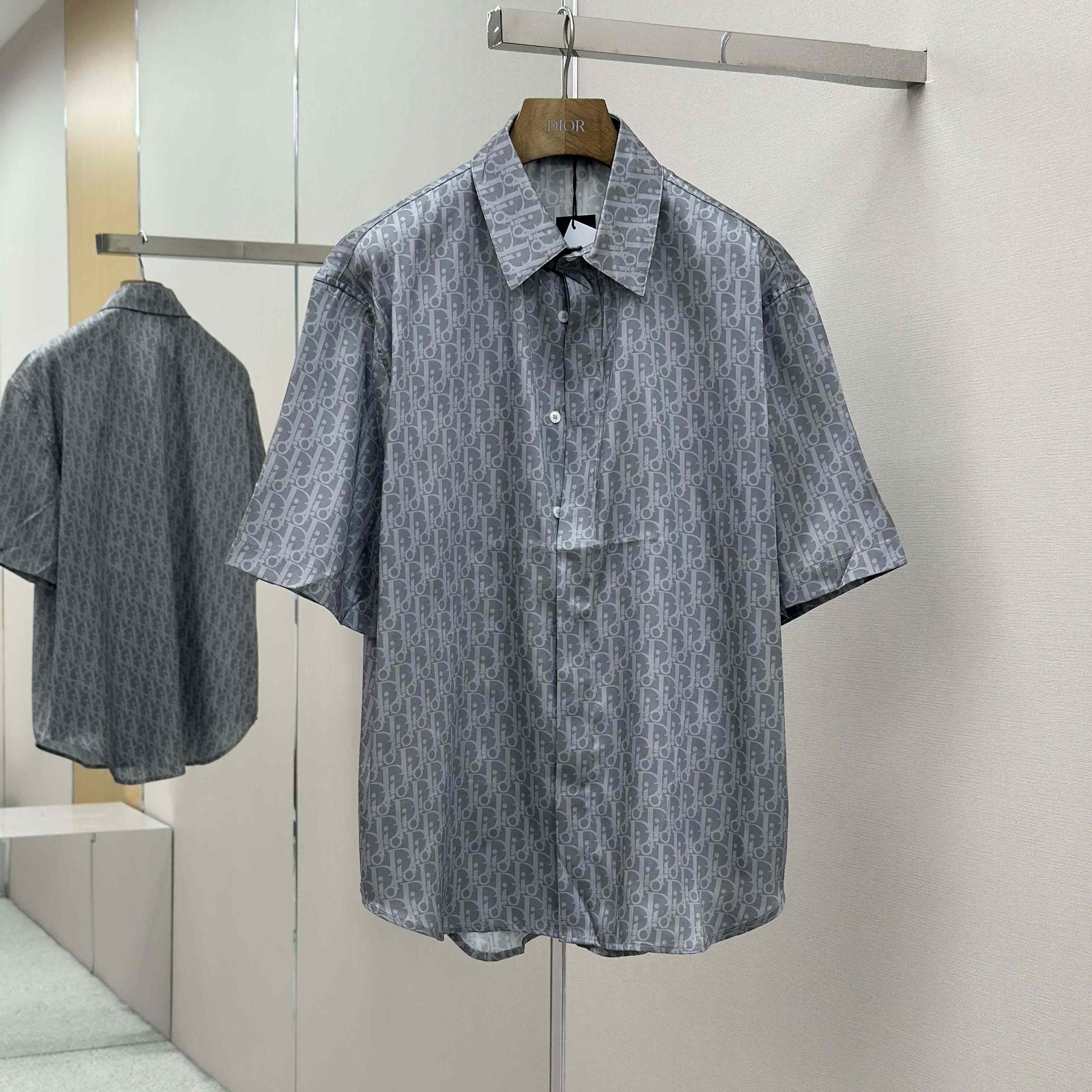 Dior Oblique Short-Sleeved Shirt - FashionPlug