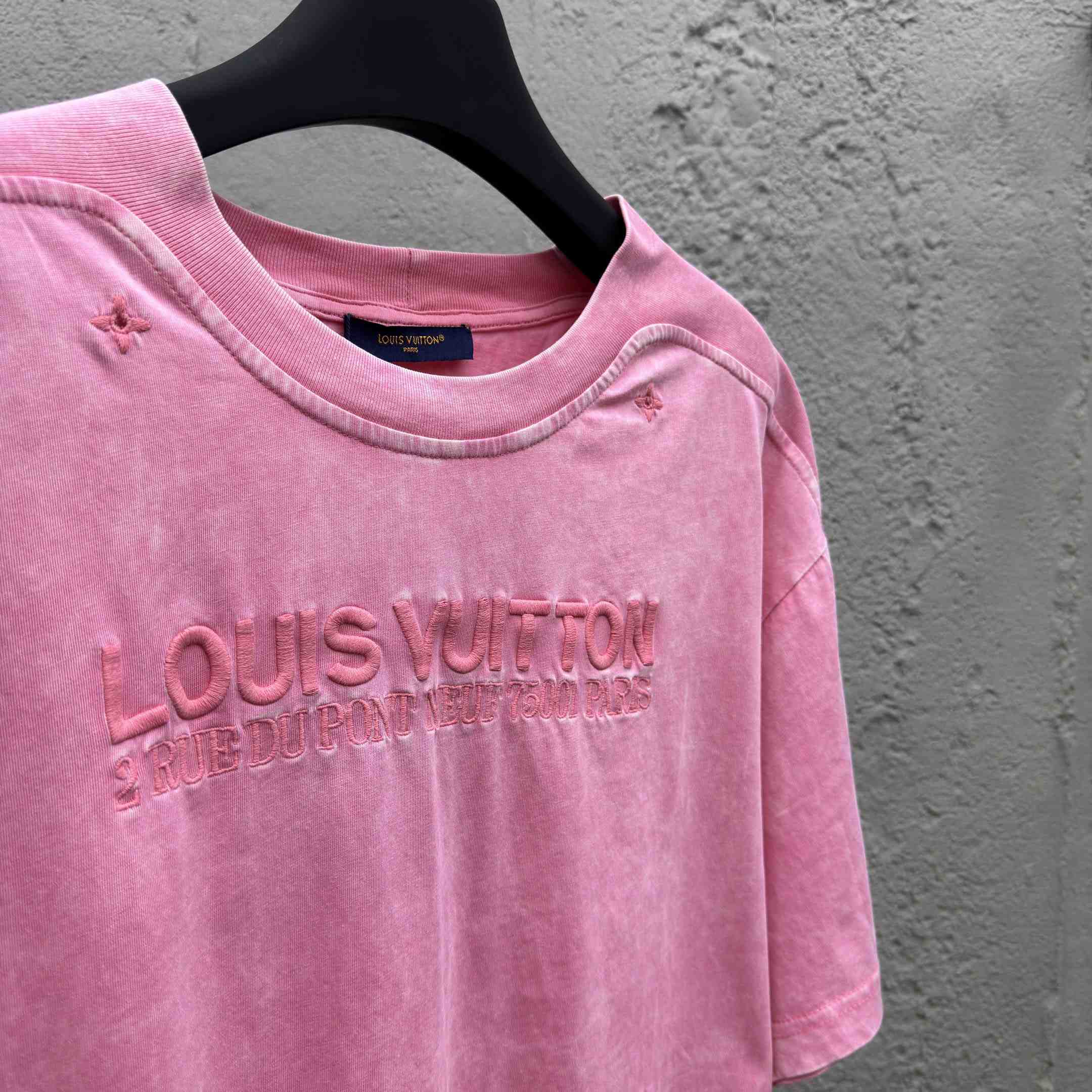 Louis Vuitton Washed Ribbed T-Shirt   1AHWA0 - FashionPlug