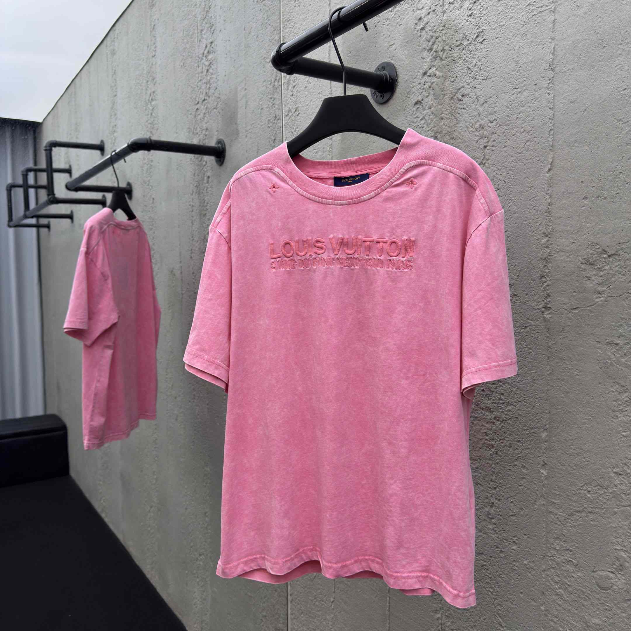 Louis Vuitton Washed Ribbed T-Shirt   1AHWA0 - FashionPlug