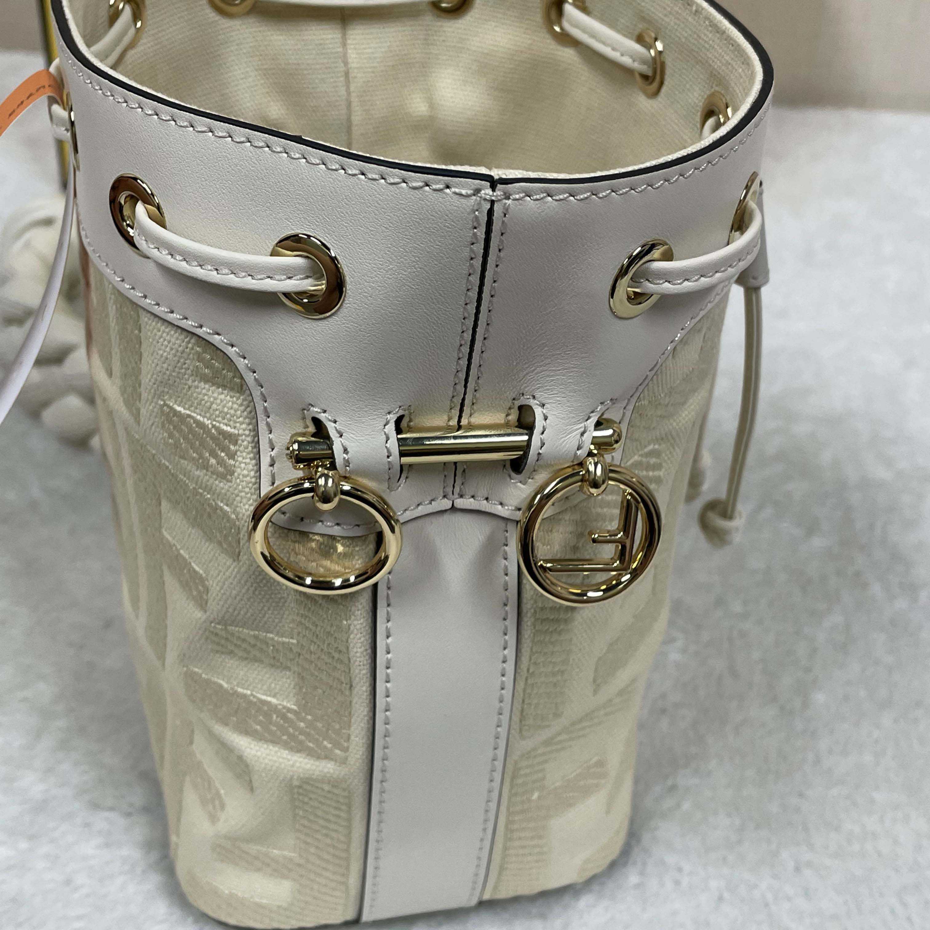 Fendi Mon Tresor Leather White  12×18×10cm - FashionPlug
