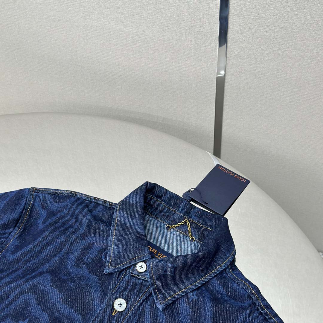 Louis Vuitton Short-Sleeved Denim Shirt   1AHVVK - FashionPlug