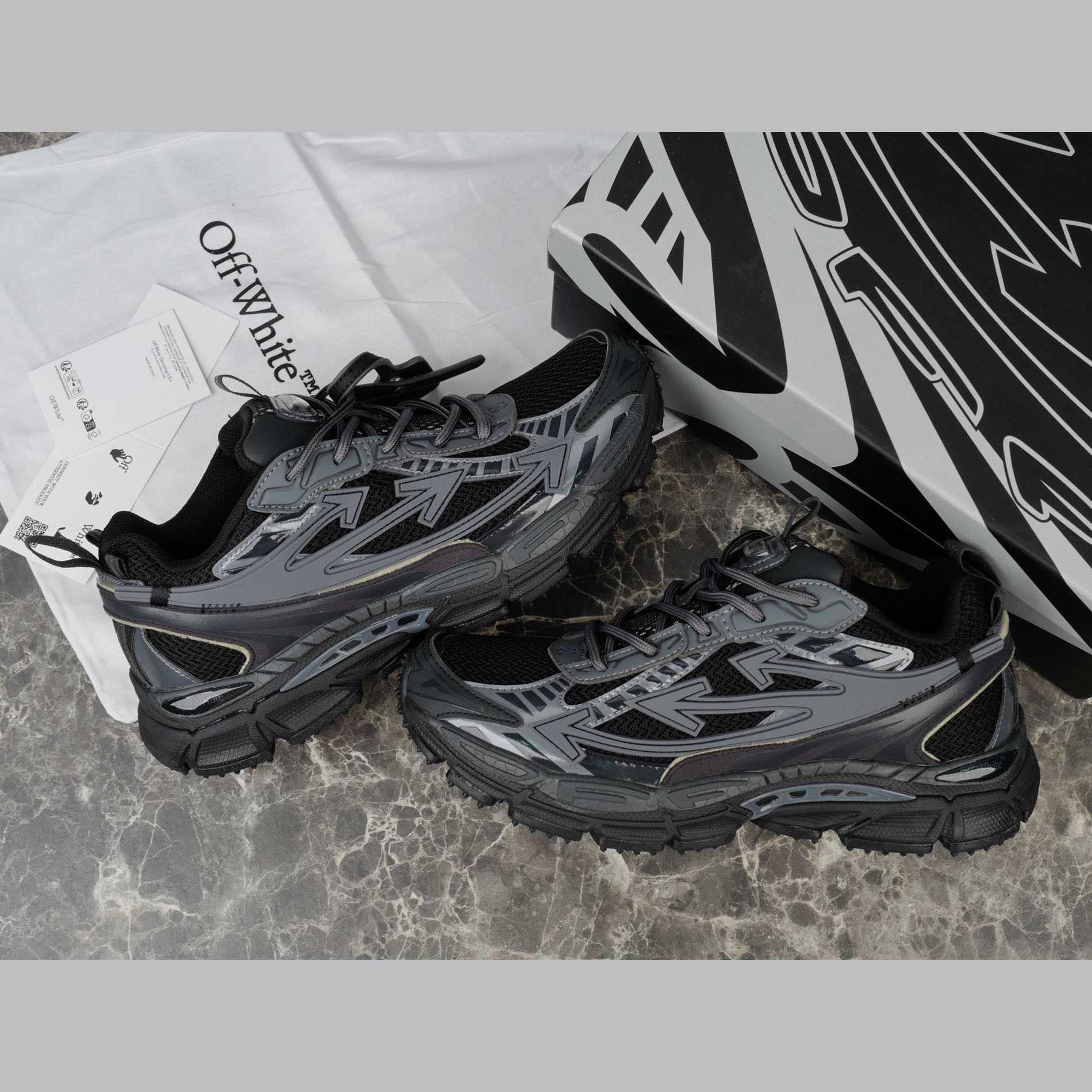 Off-White Full Black Be Right Back - FashionPlug