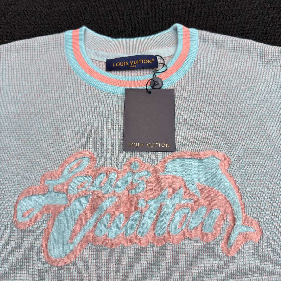 Louis Vuitton Graphic Short-Sleeved Crewneck   1AHVNY - FashionPlug