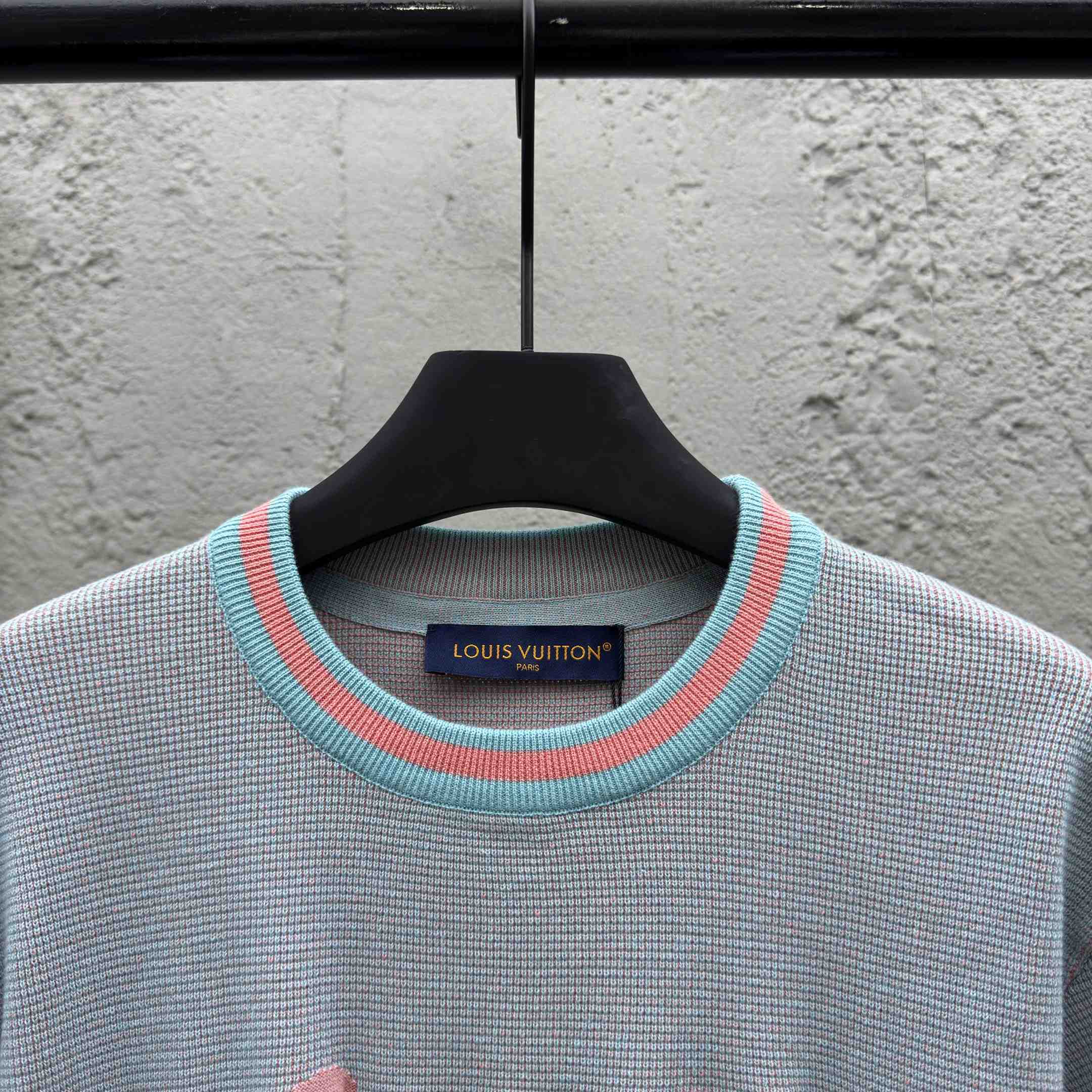 Louis Vuitton Graphic Short-Sleeved Crewneck   1AHVNY - FashionPlug