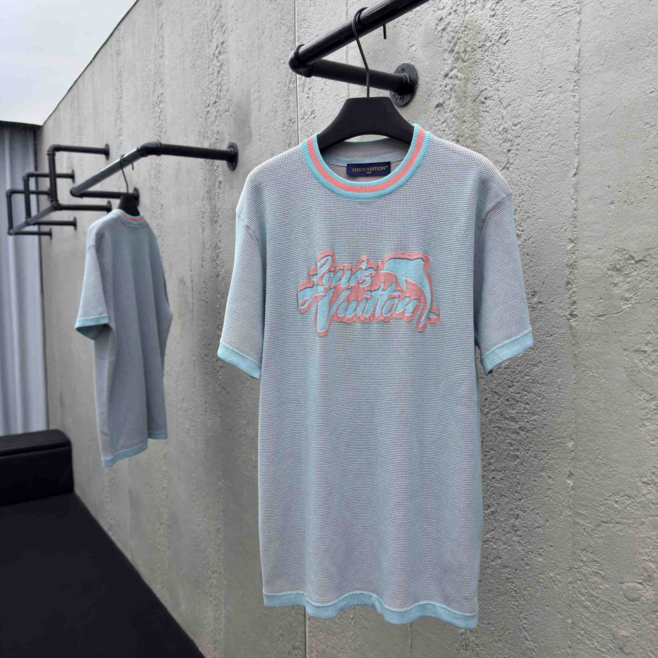 Louis Vuitton Graphic Short-Sleeved Crewneck   1AHVNY - FashionPlug