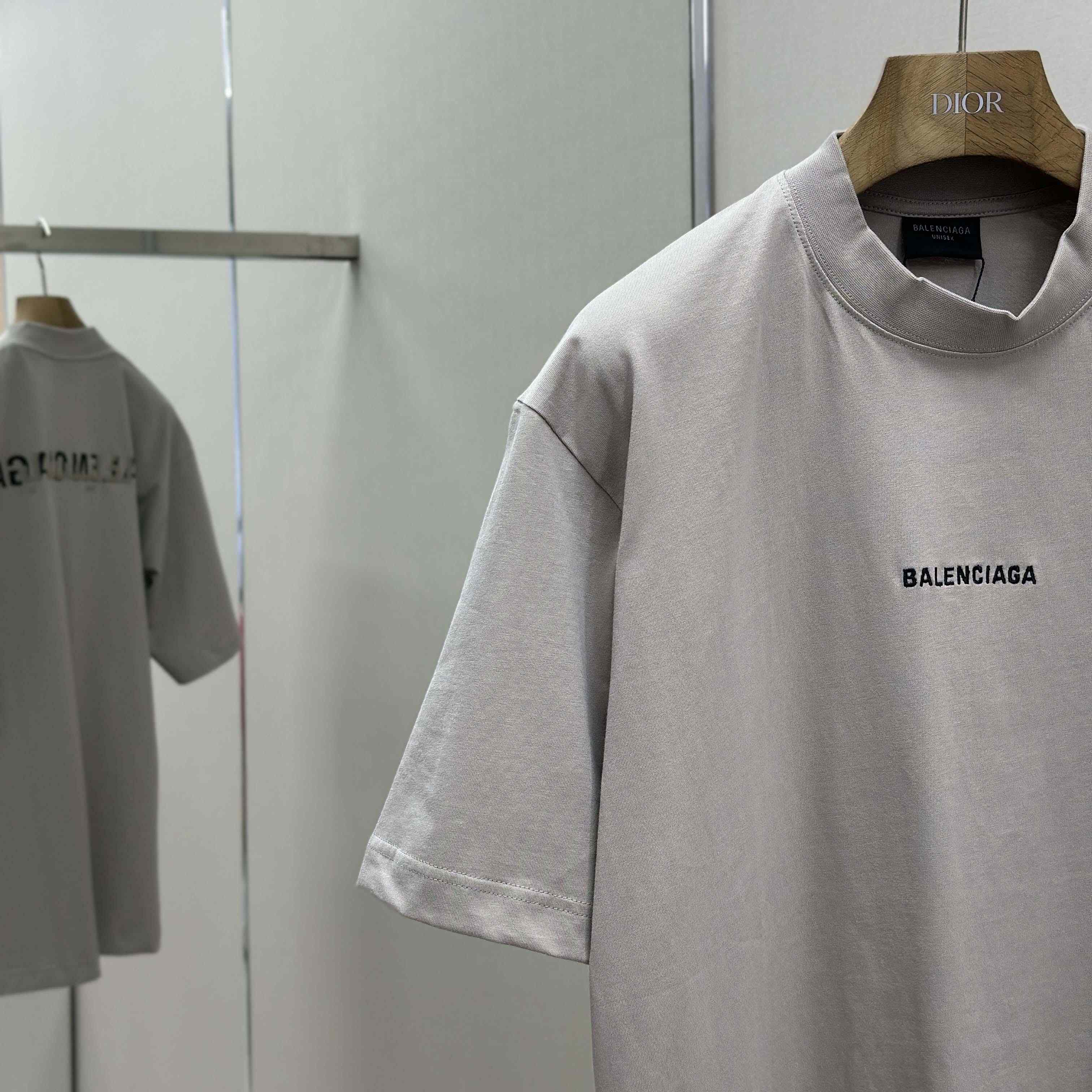 Balenciaga Unisex Medium-fit T-shirt In Vintage-jersey - FashionPlug