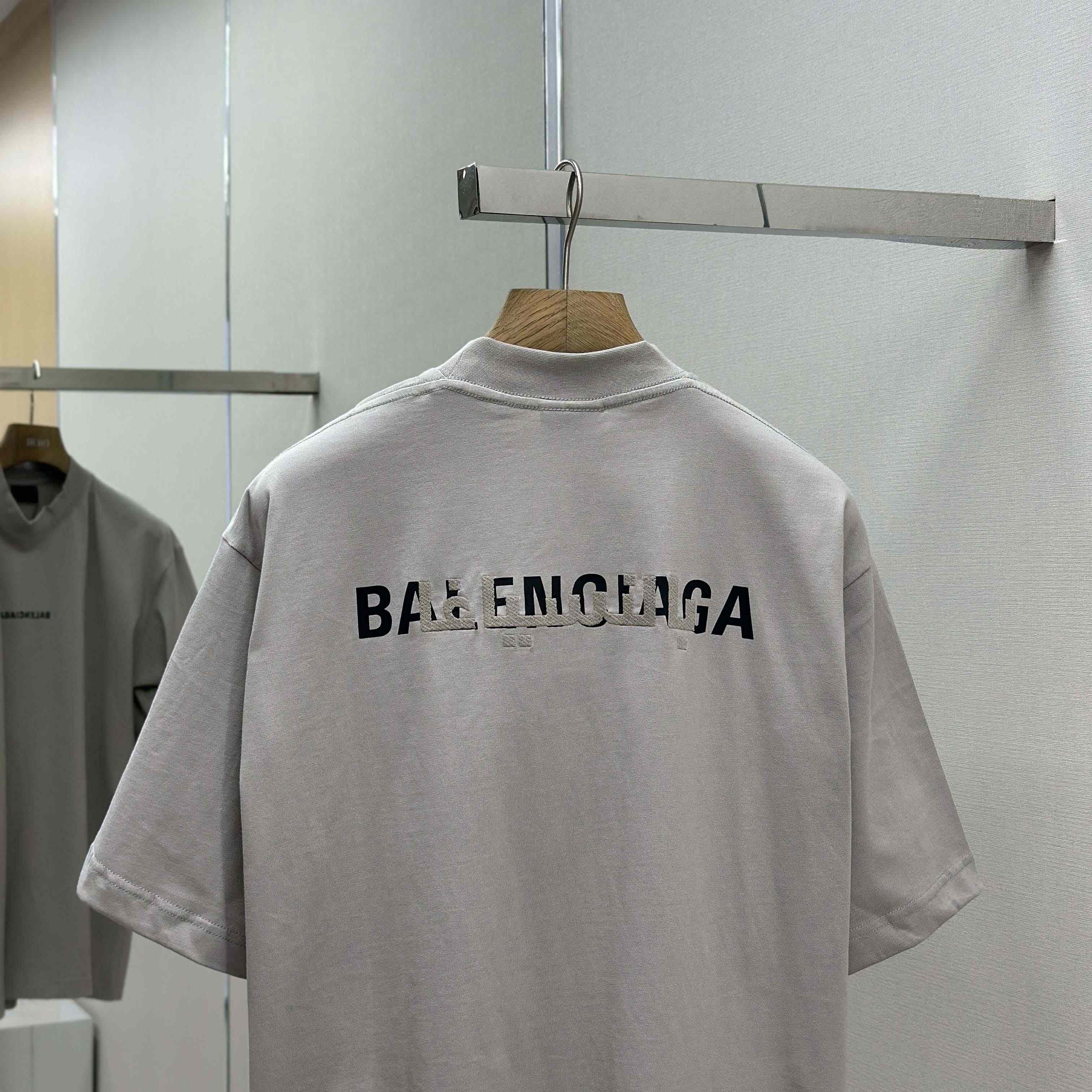 Balenciaga Unisex Medium-fit T-shirt In Vintage-jersey - FashionPlug