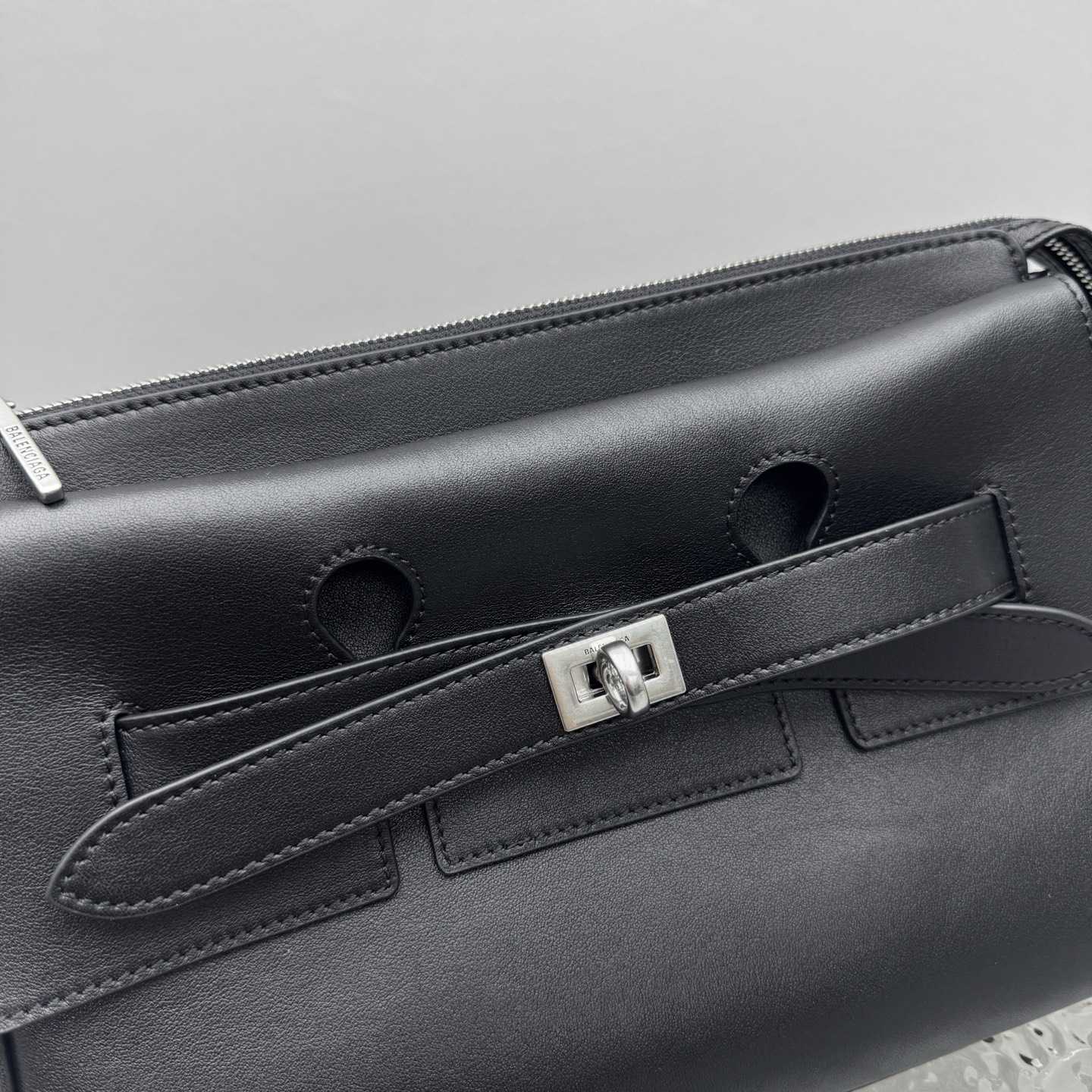 Balenciaga Bel Air Zipped Messenger Bag Small In Black - FashionPlug