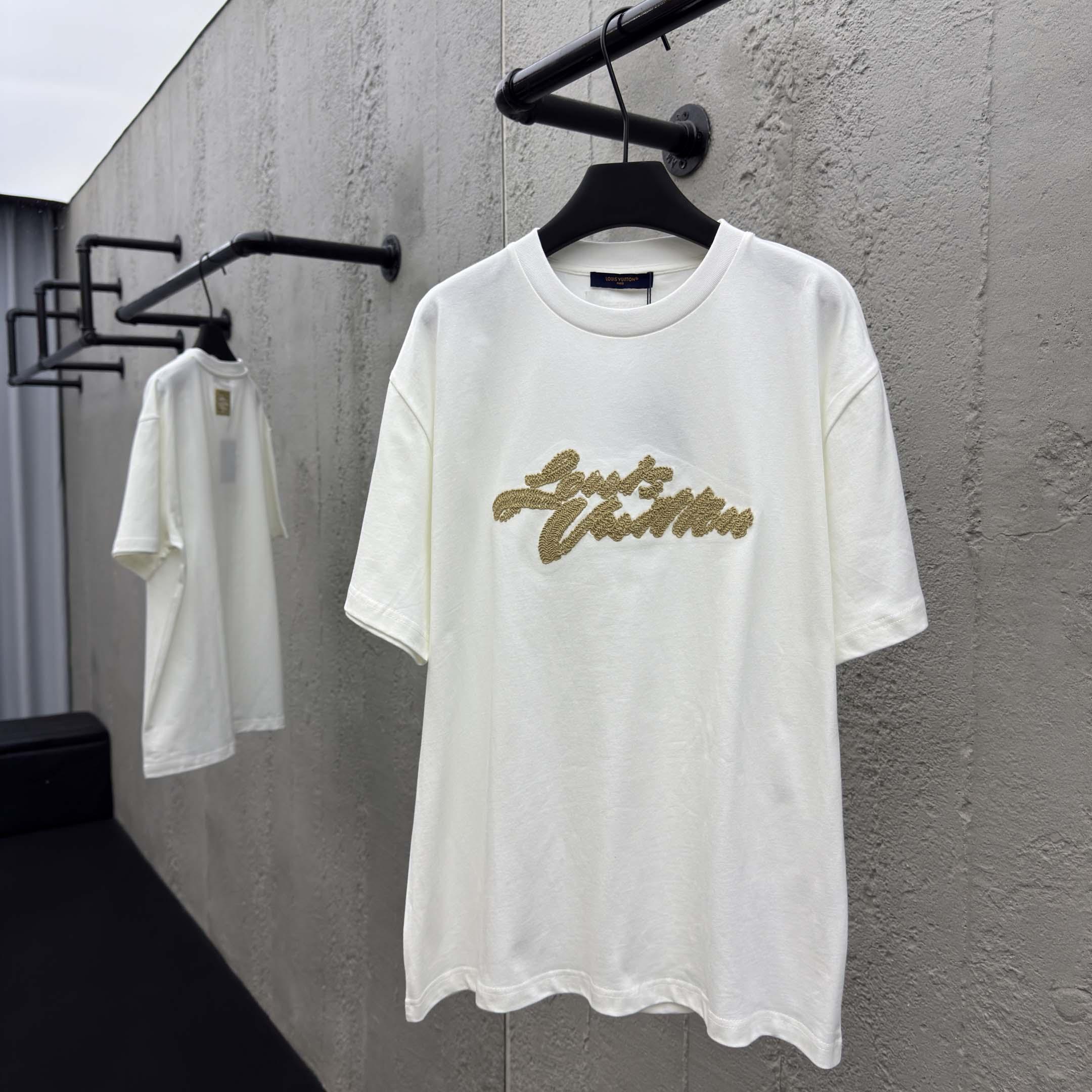 Louis Vuitton Embroidered Signature T-Shirt   1AHW84 - FashionPlug
