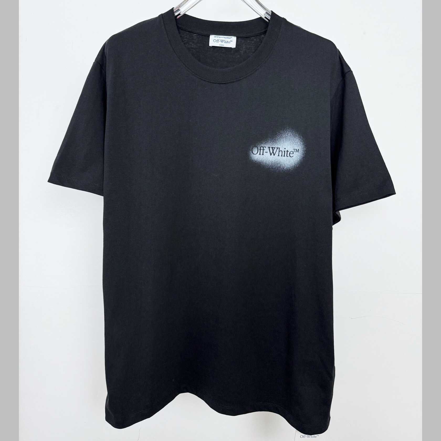 Off-White Spray Arrow T-Shirt - FashionPlug