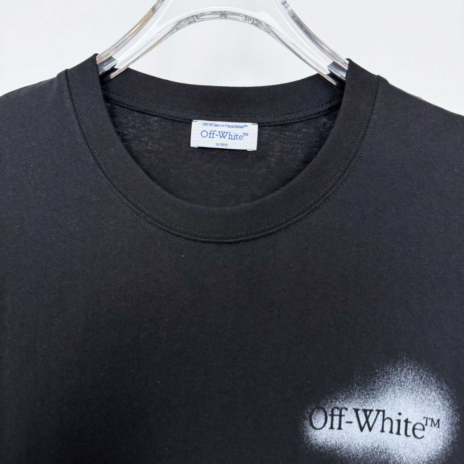 Off-White Spray Arrow T-Shirt - FashionPlug