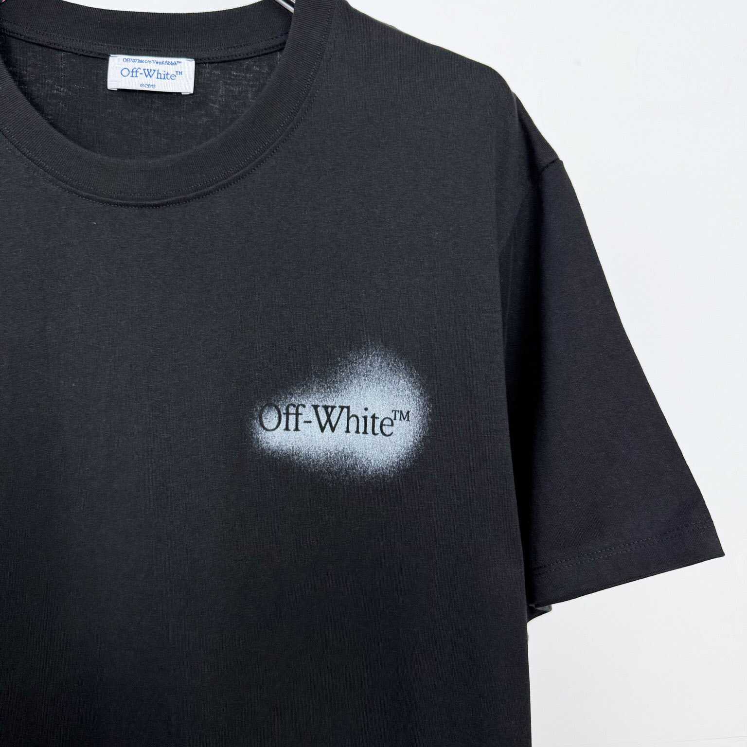 Off-White Spray Arrow T-Shirt - FashionPlug