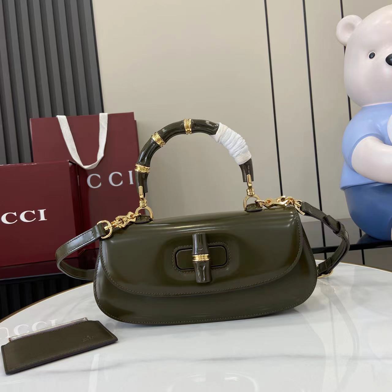 Gucci Bamboo DIva Medium Bag - FashionPlug