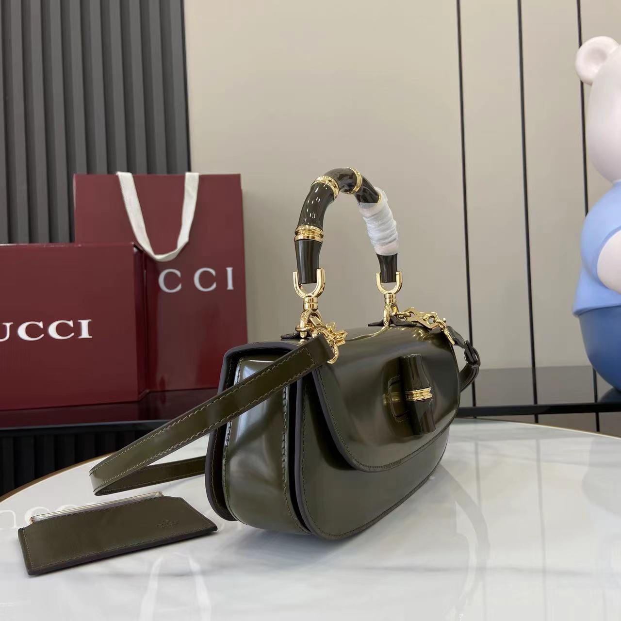 Gucci Bamboo DIva Medium Bag - FashionPlug