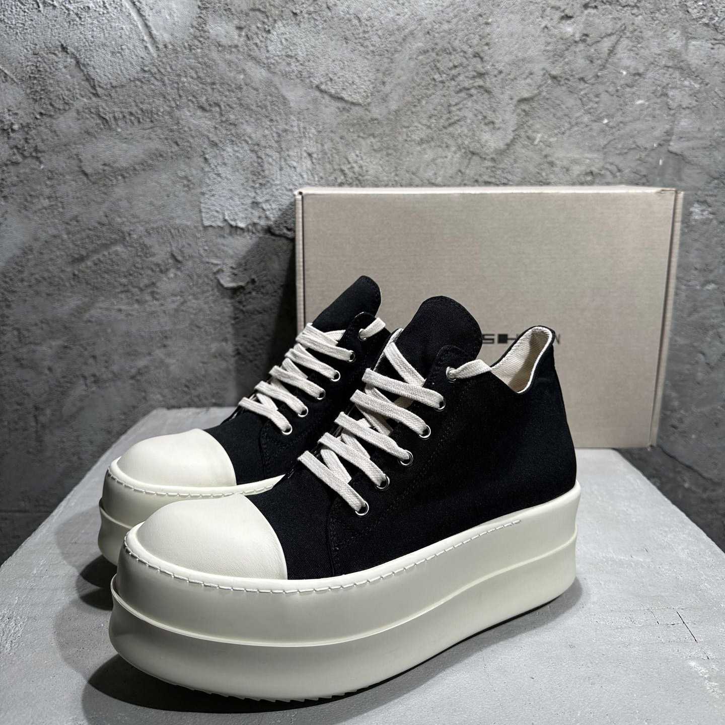 Rick Owens Low-Top Sneakers XZ2002     (50% Off Sale) - FashionPlug