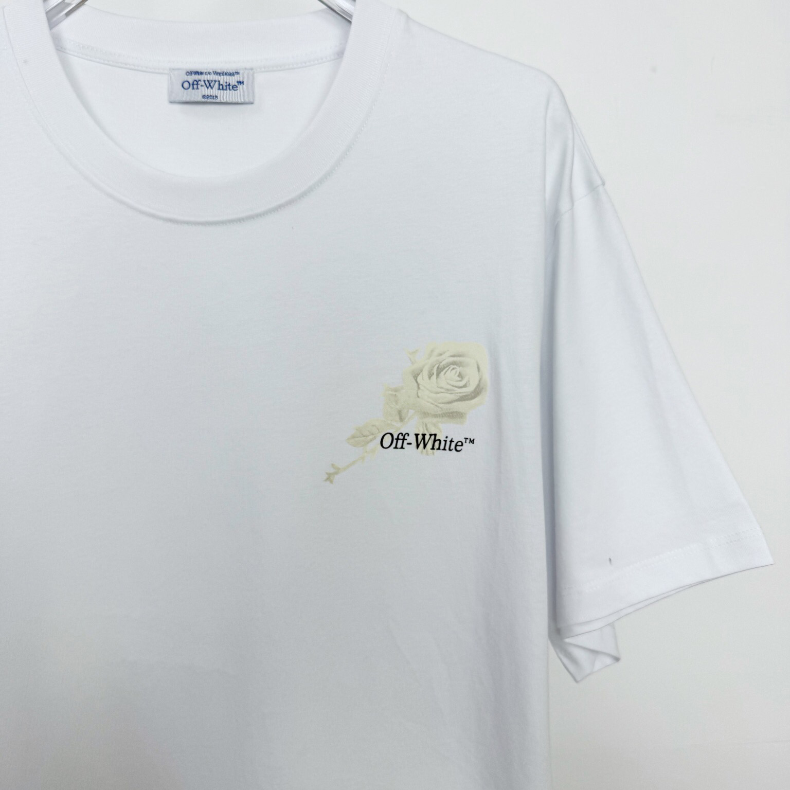 Off-White Roses Arrows-print T-shirt  - FashionPlug
