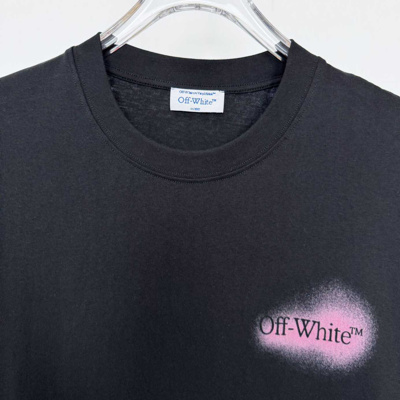 Off-White Spray Arrow T-Shirt - FashionPlug
