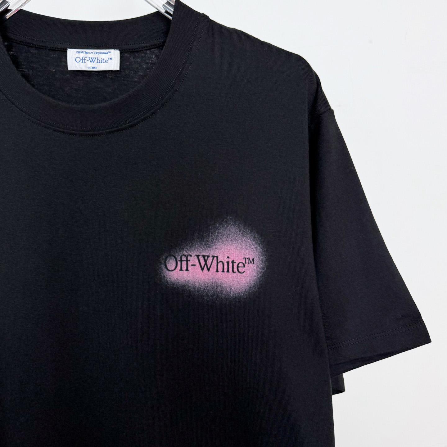Off-White Spray Arrow T-Shirt - FashionPlug