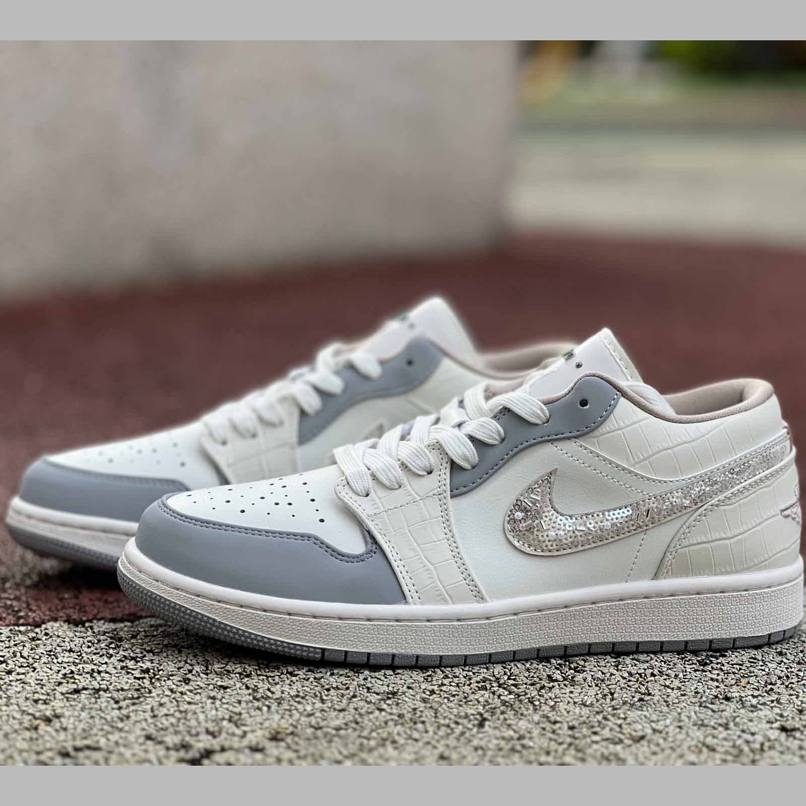 Jordan Air Jordan 1 Low   IH7323-100 - FashionPlug